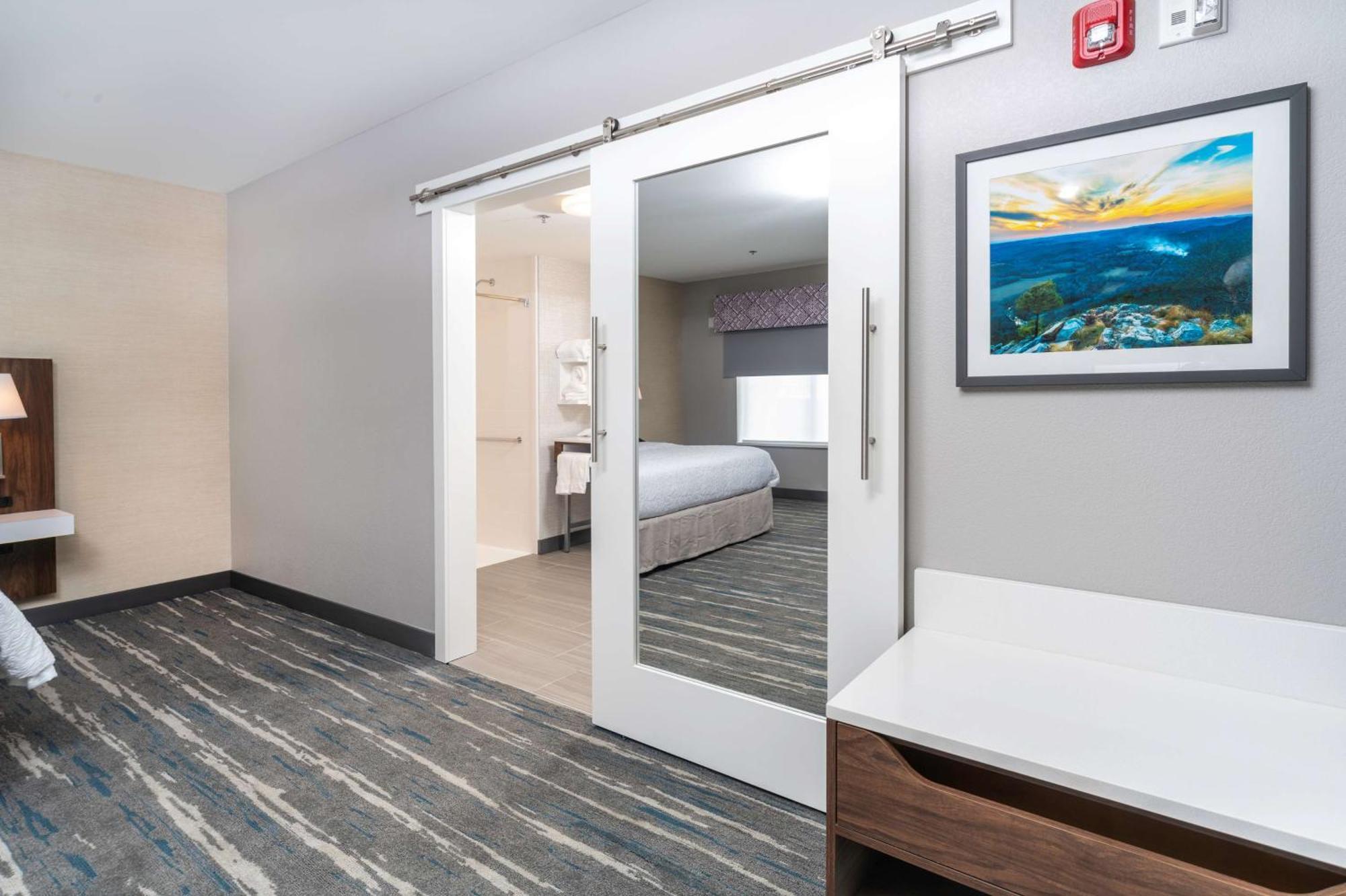 King Room,1557089737:JPEG