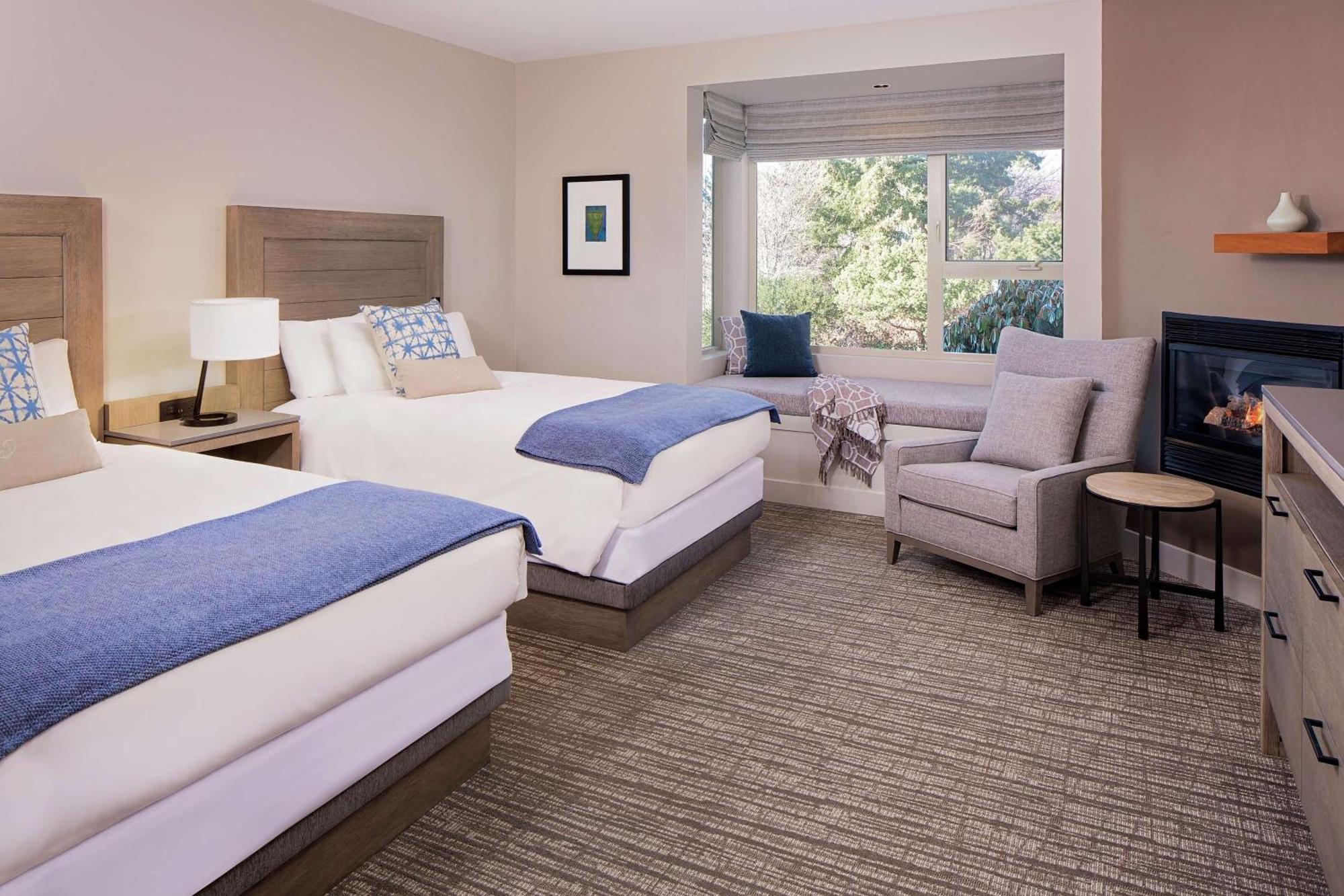 Double Room with Two Double Beds and Partial Bay View,1557366622:JPEG