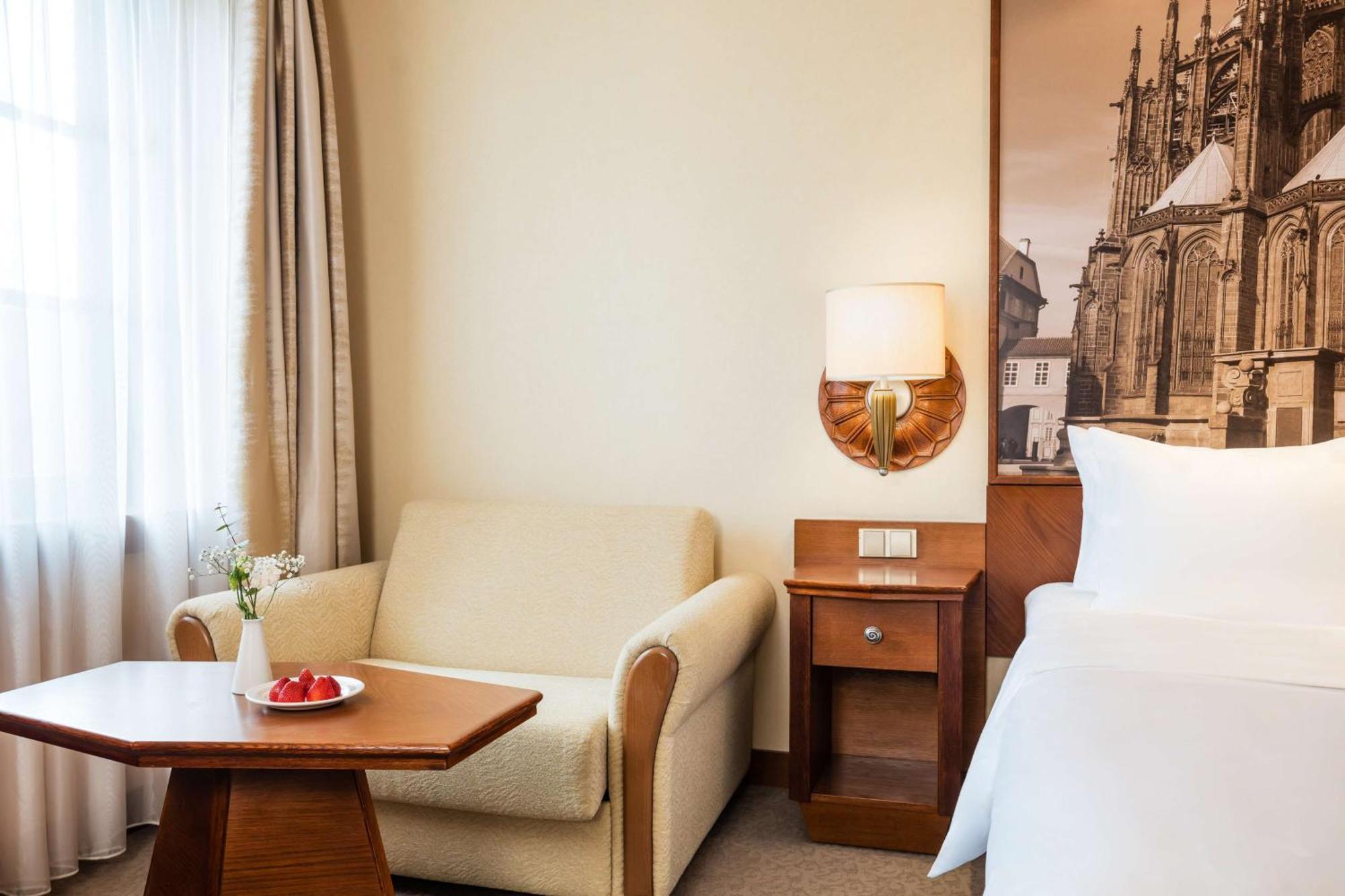 Deluxe Queen Room