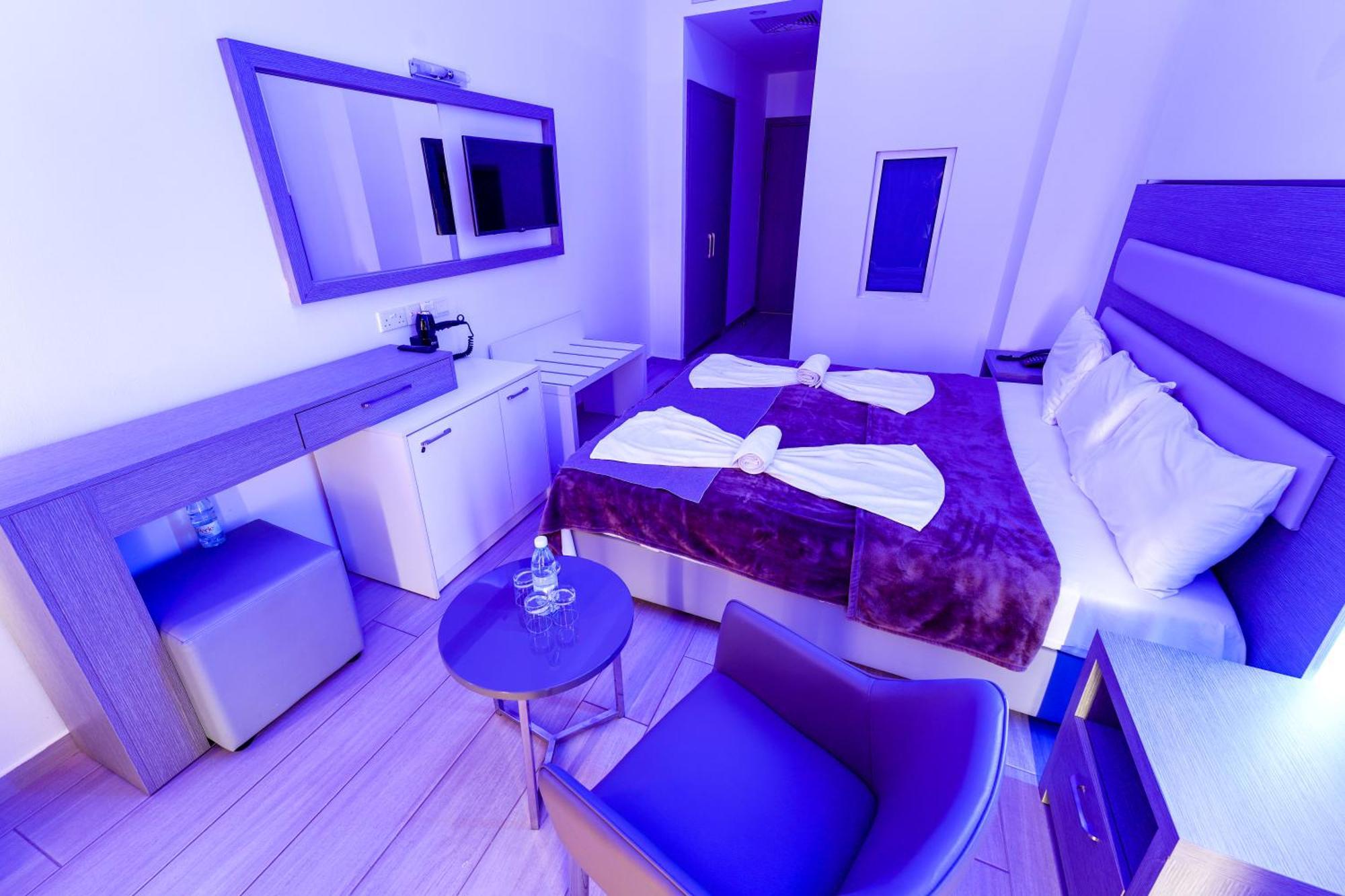 Double or Twin Room Pool View