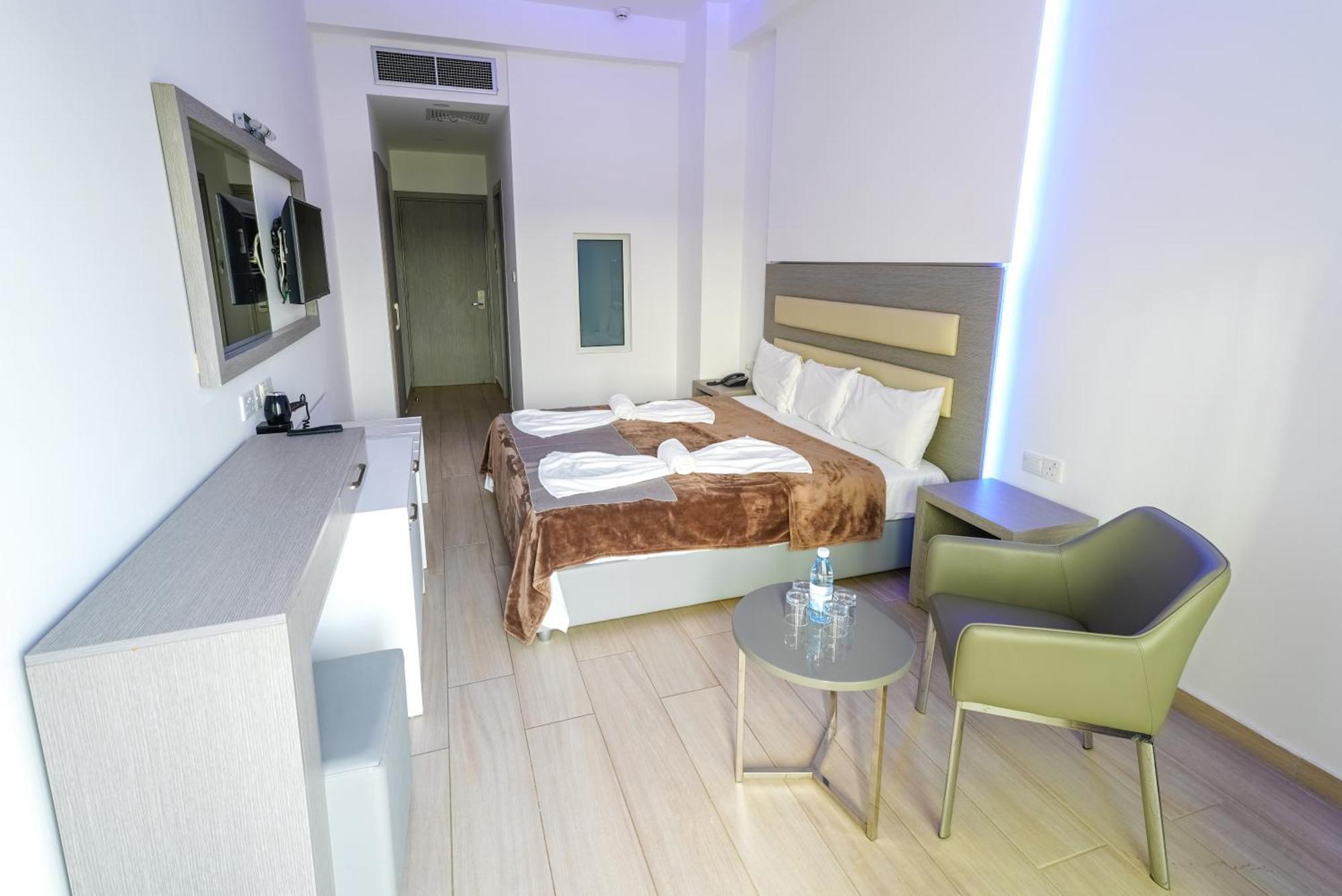 Double or Twin Room Pool View