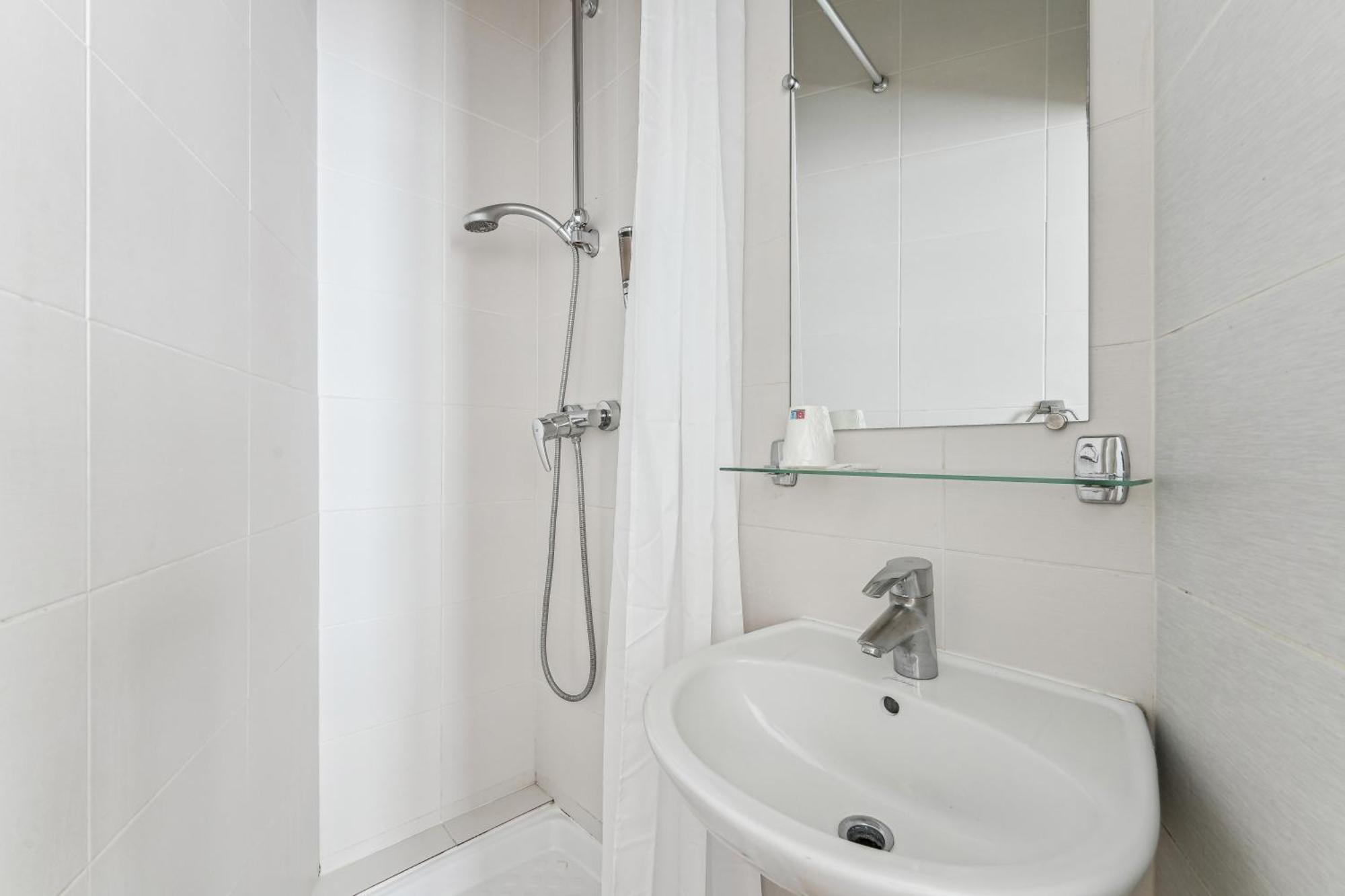 Habitación Individual con baño privado