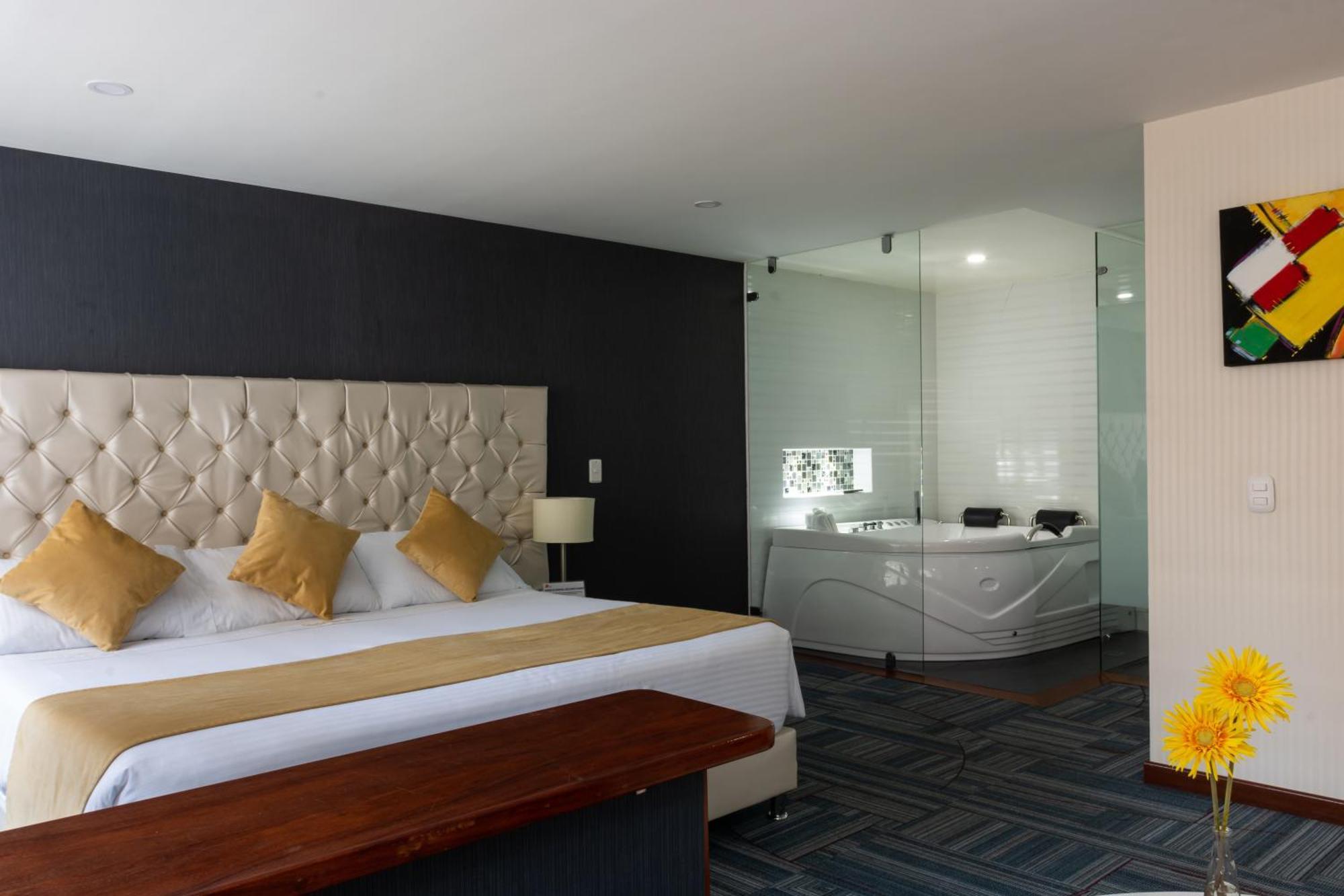 Deluxe Suite with Spa Bath,658952343:JPEG