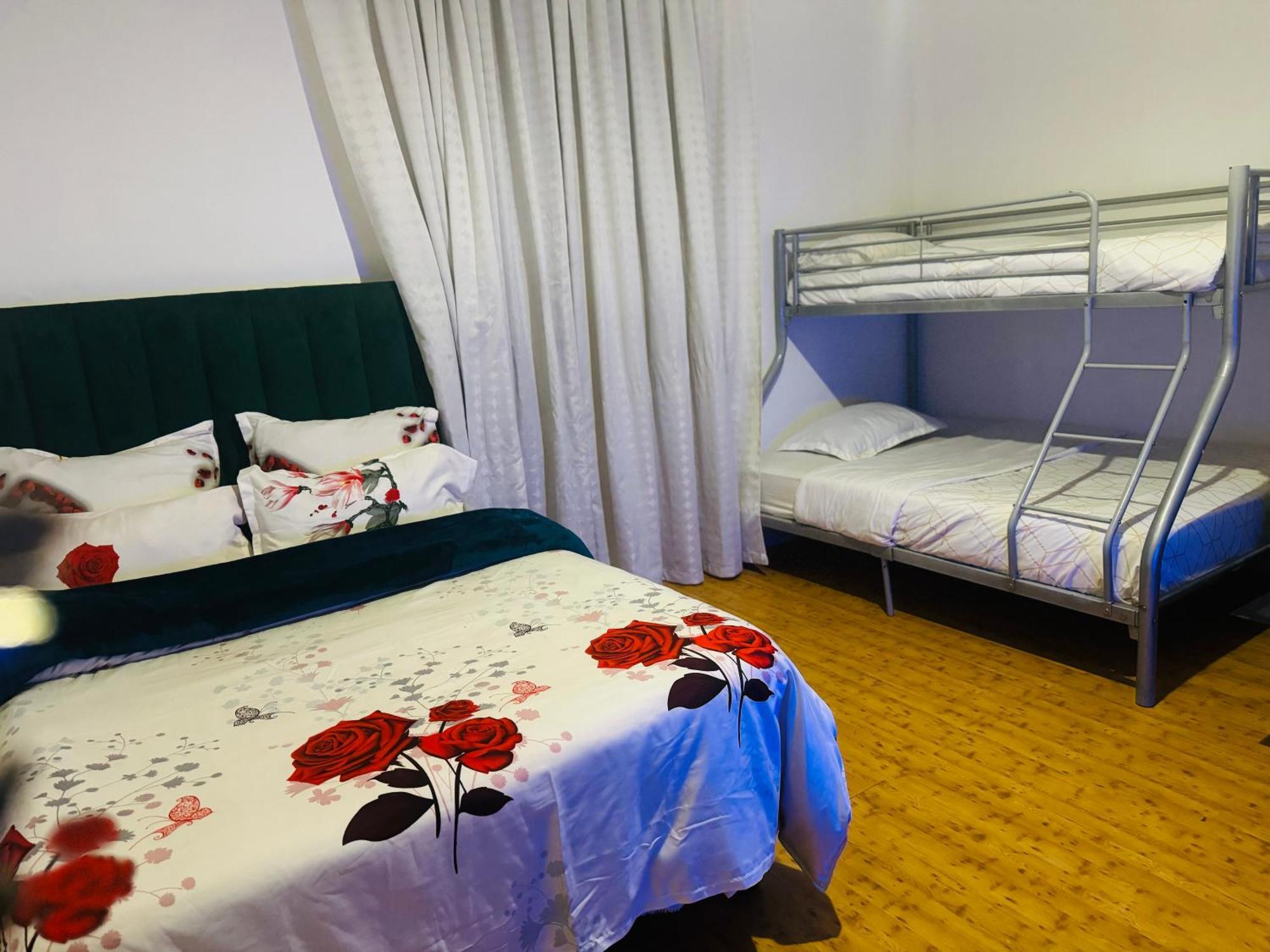 Twin Room,1567404839:JPEG