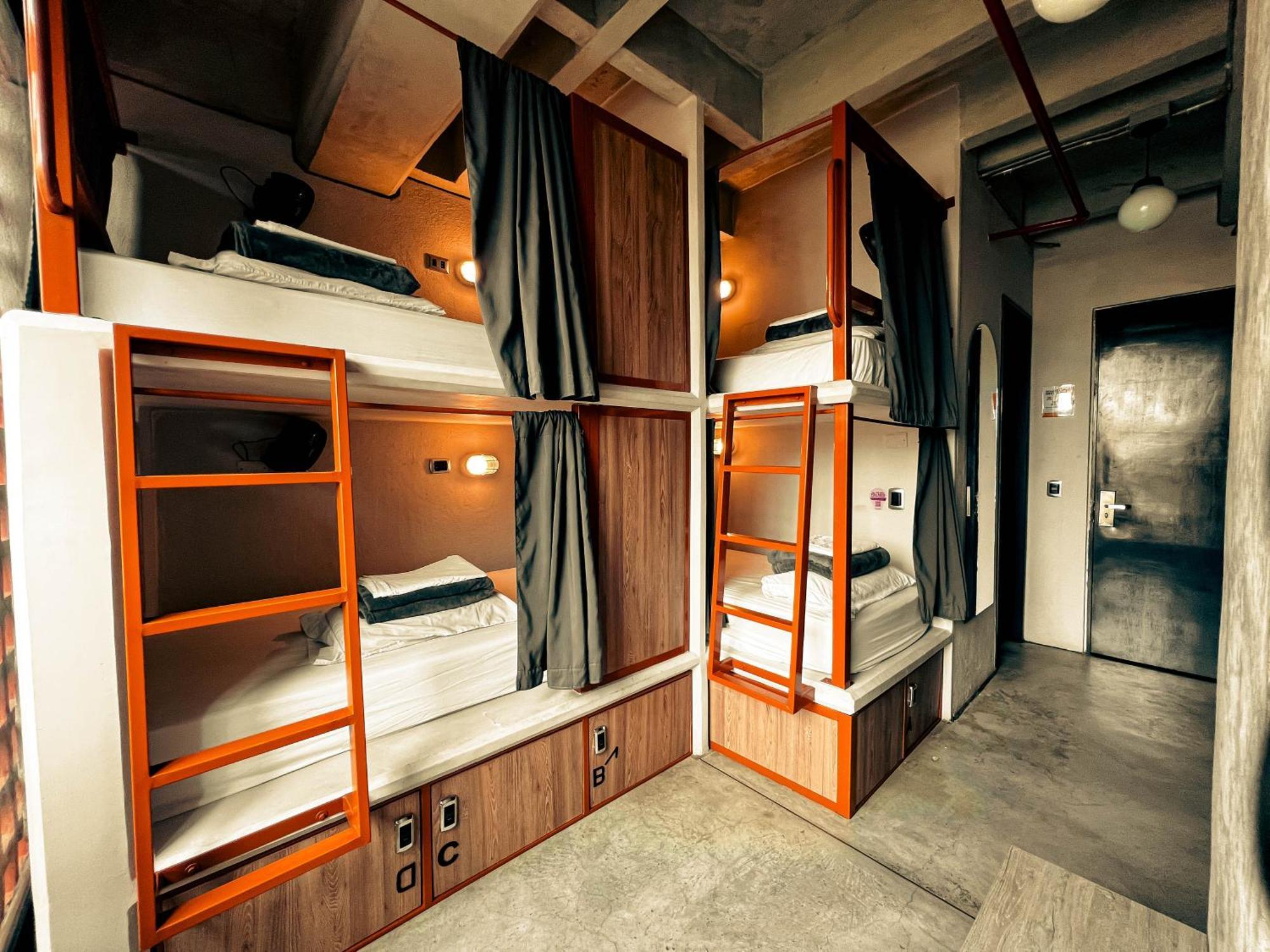 Bed 4-Bed Mixed Dormitory Room