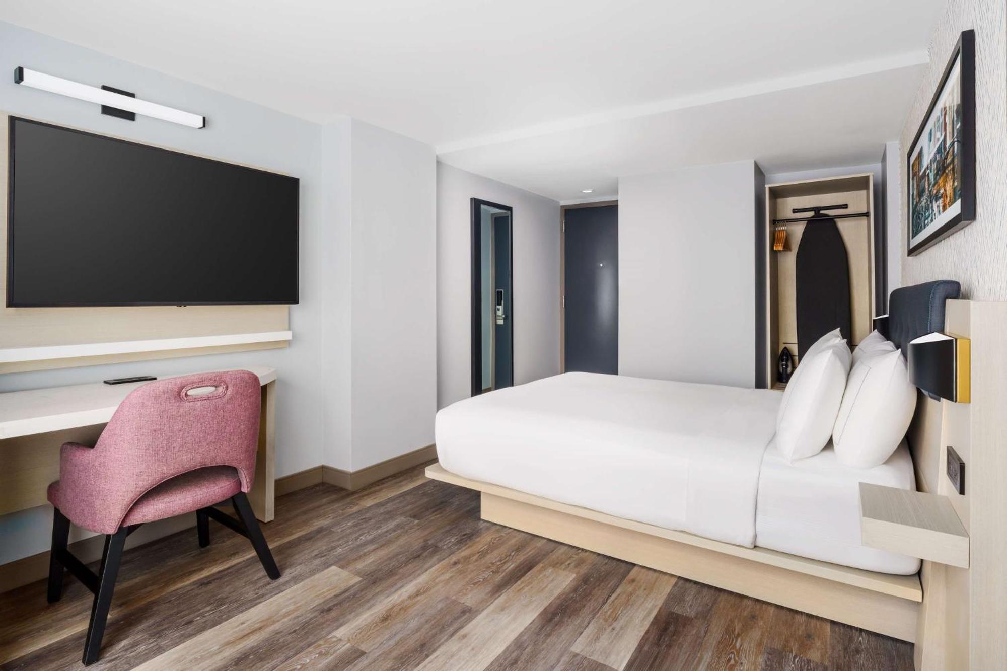 Queen Room City View