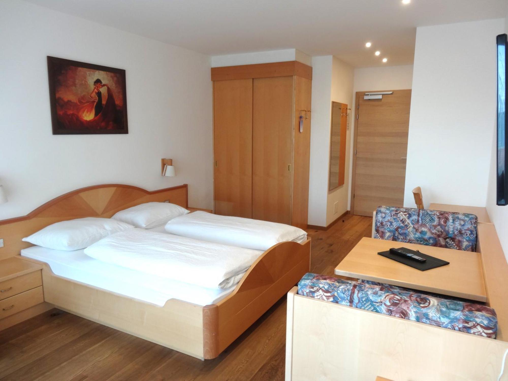 Large Double Room Typ B,326265262:JPEG
