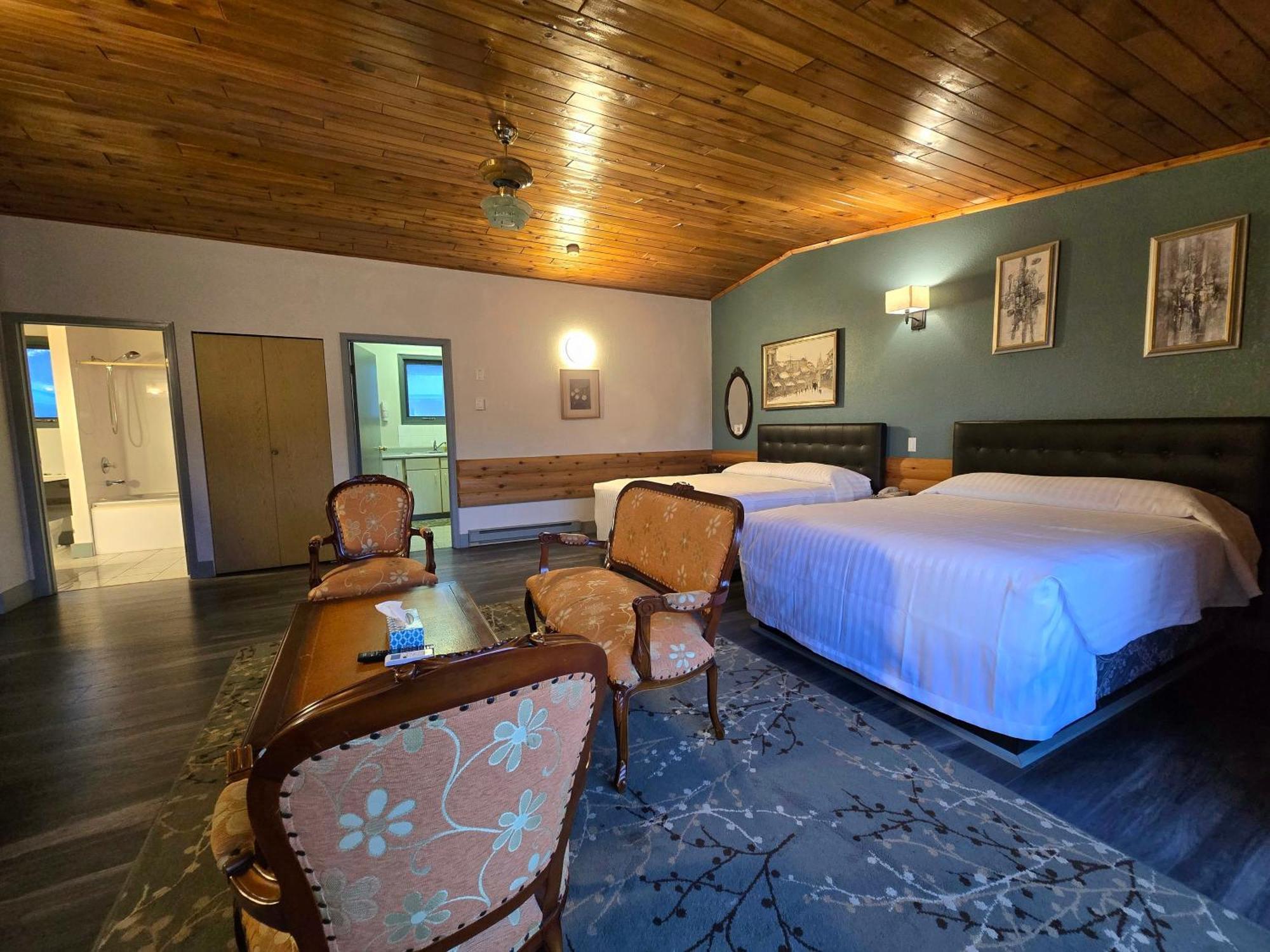 Two-Bedroom Suite