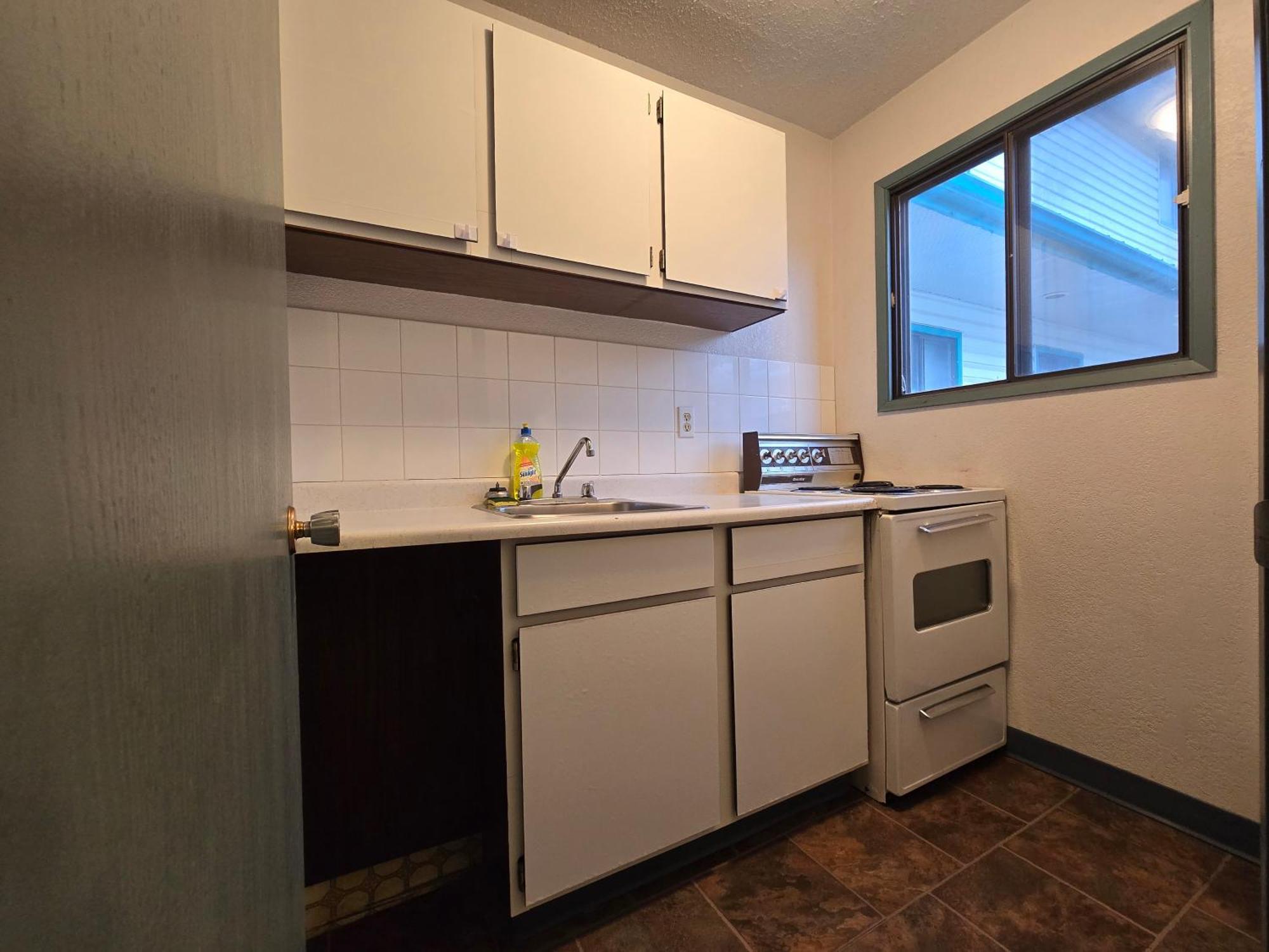 Queen Room Two Queen Beds Kitchen
