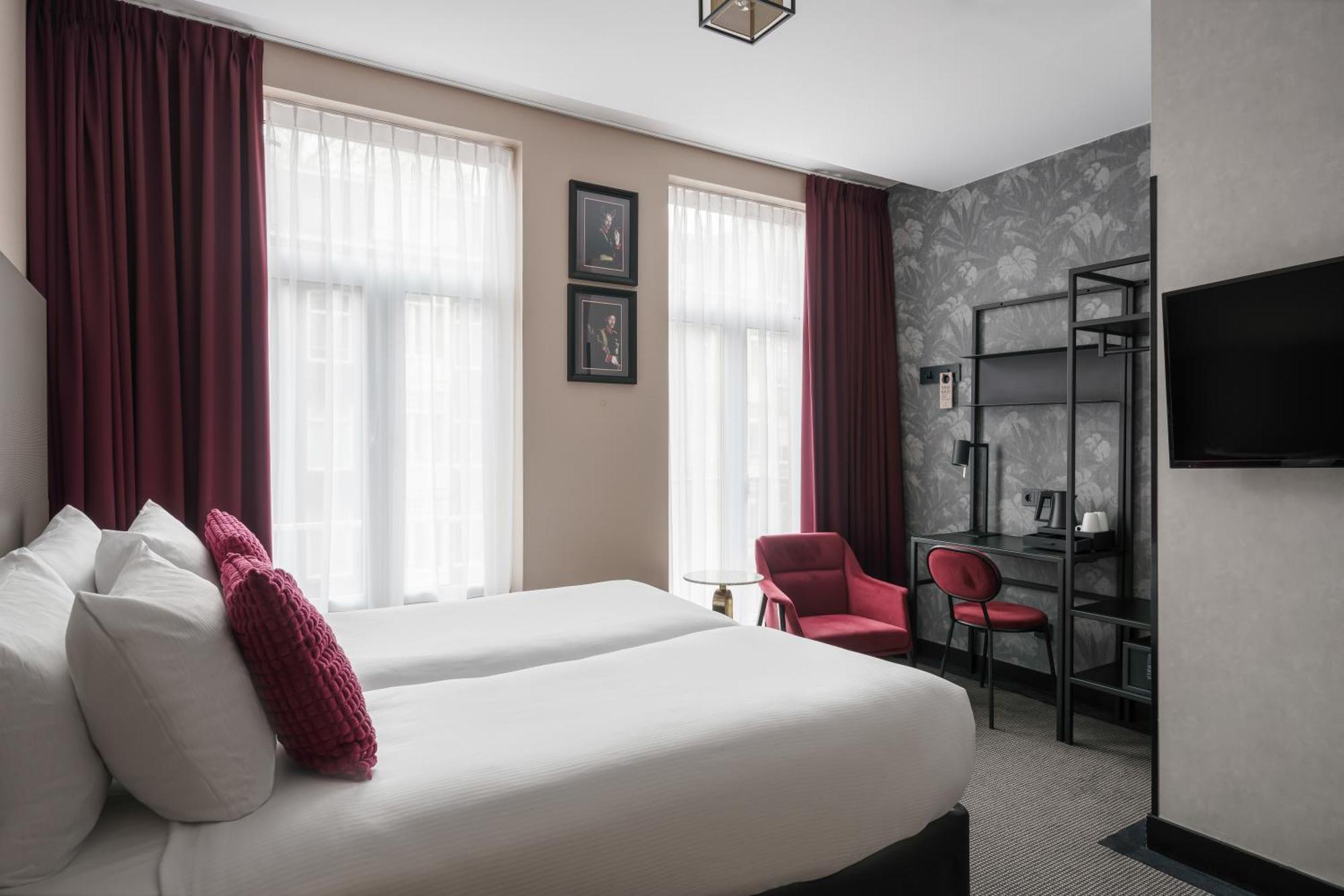 Deluxe Twin Room,1584829097:JPEG