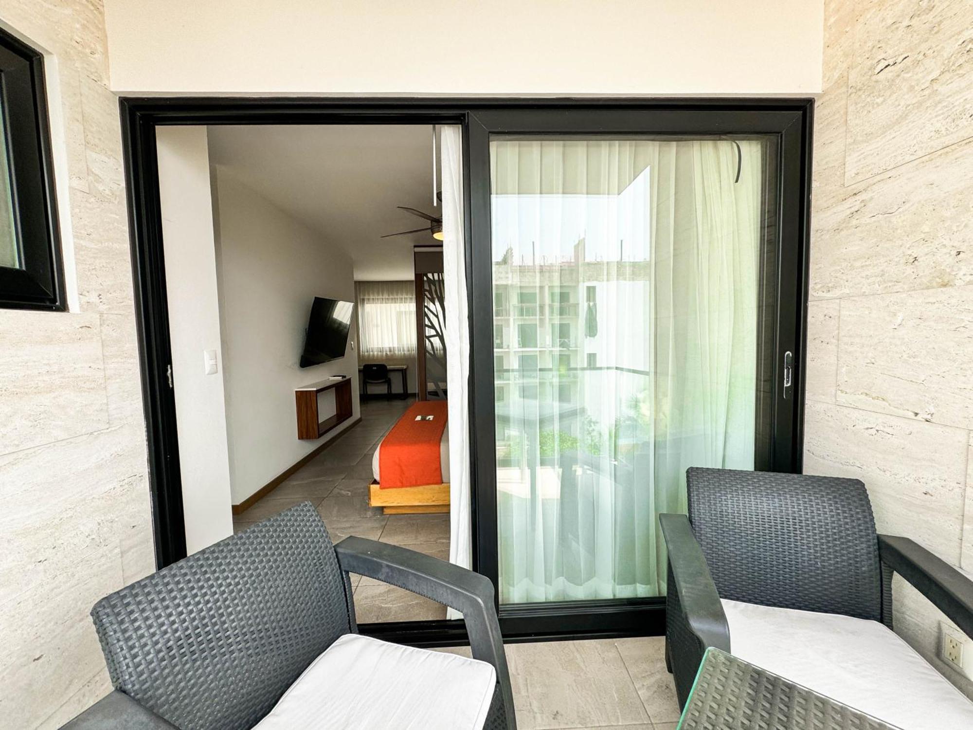 Deluxe King Balcony