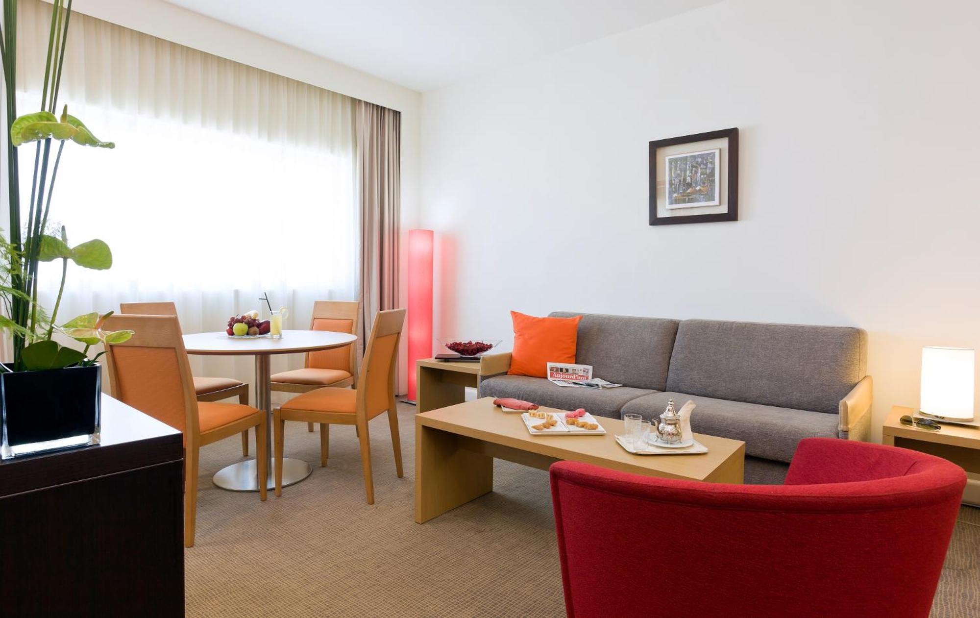 Junior Suite - 1 King-size bed and Sofa