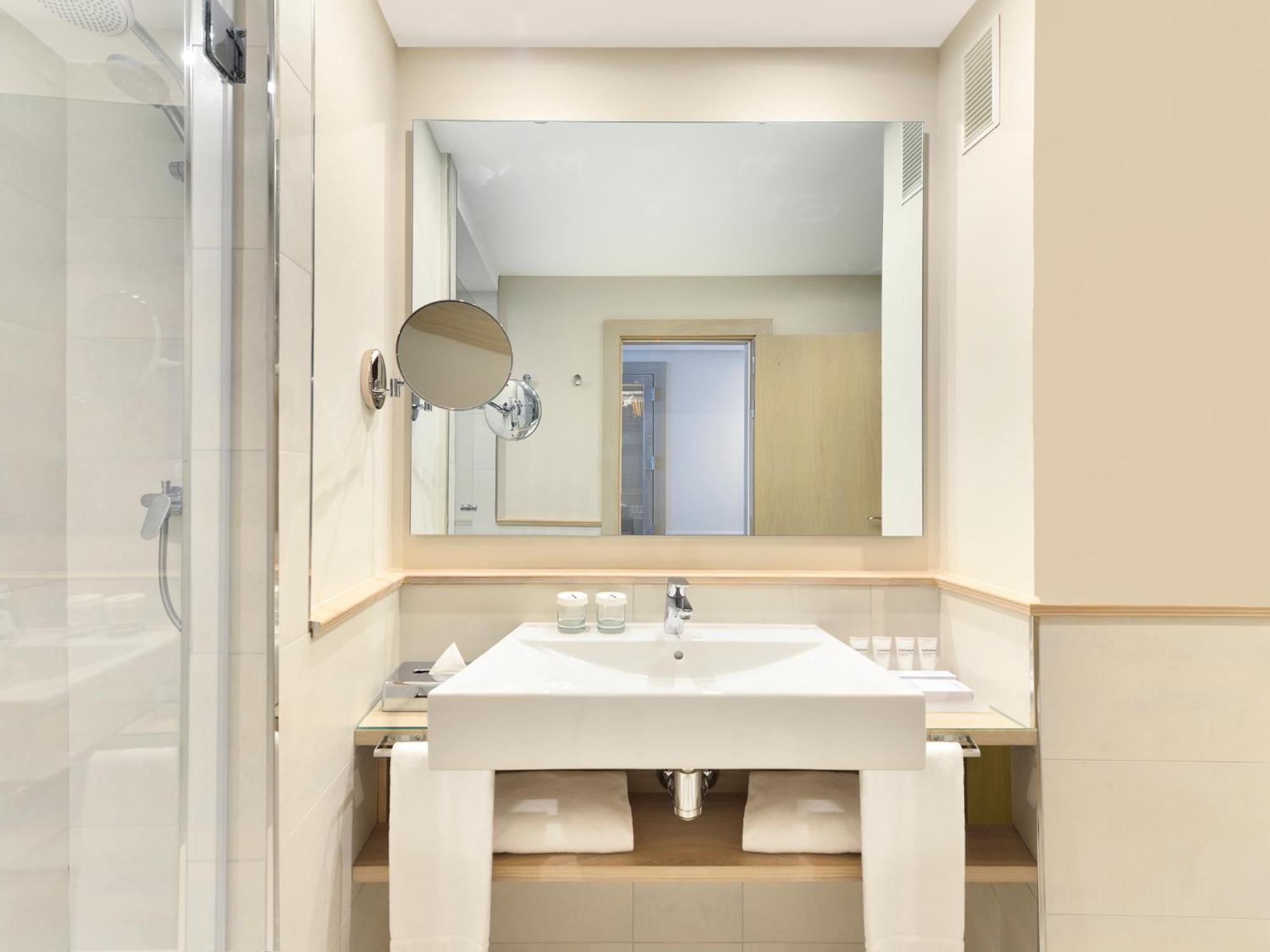 Keep the Secret Double or Twin Room Side Sea View