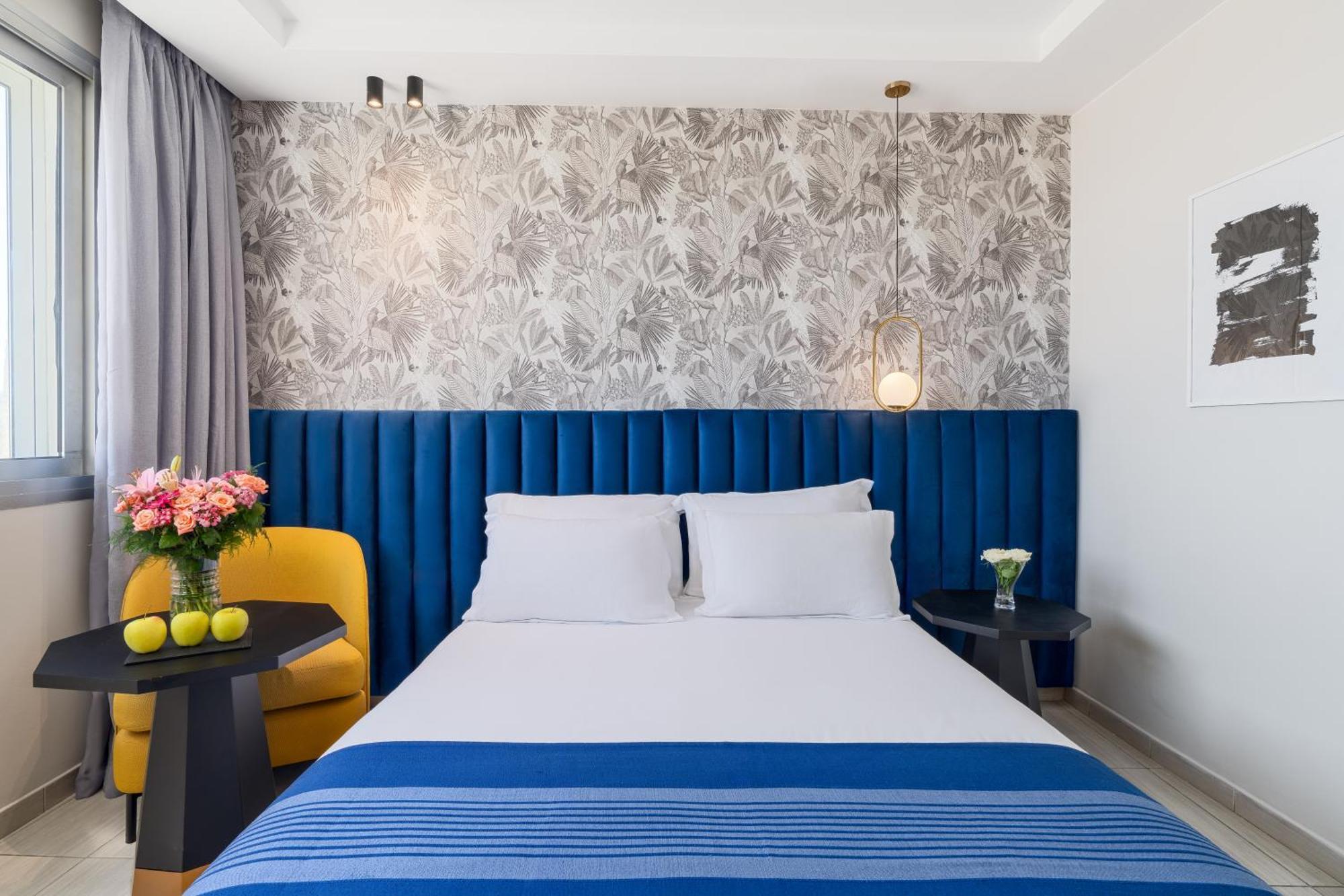Superior Room King Size Bed Sea View
