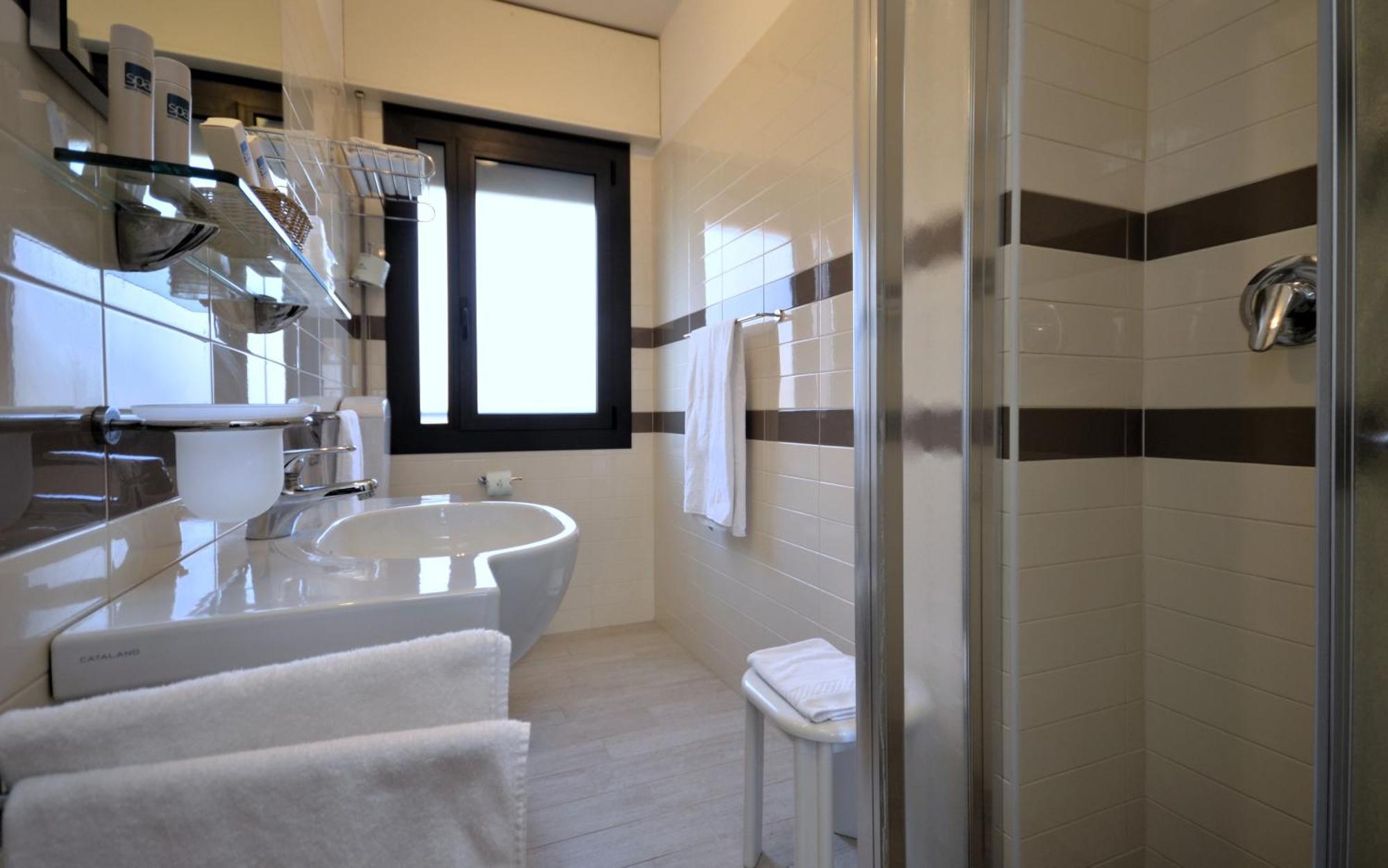 Single Room Private Bathroom