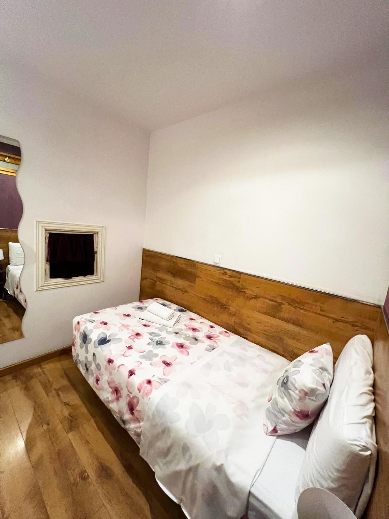 Budget Single Room
