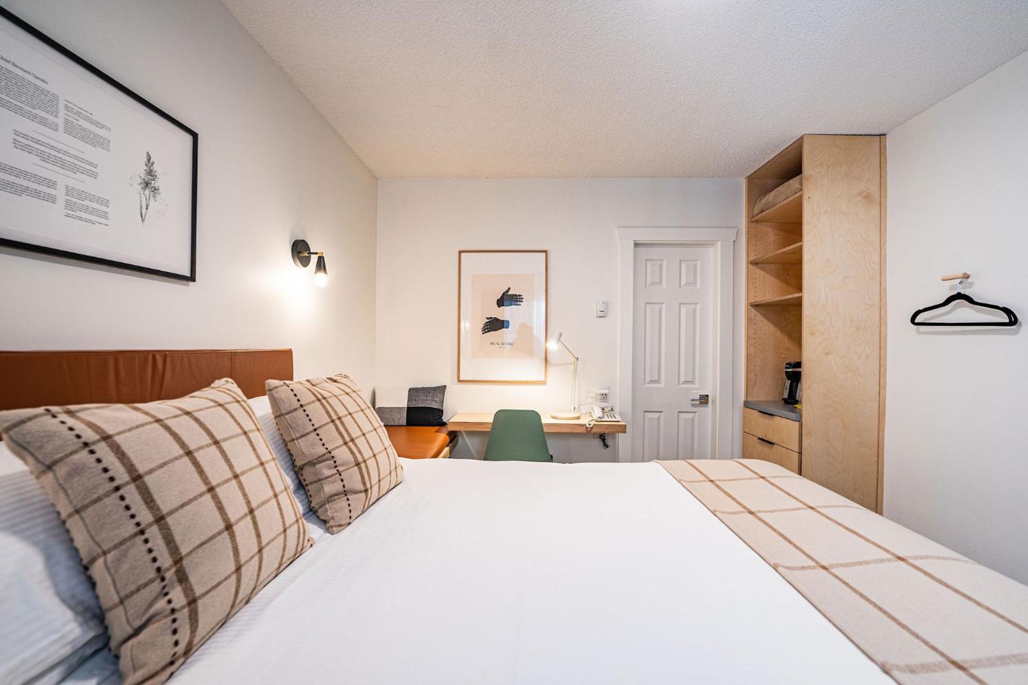 Standard Queen Room Non-Pet Friendly