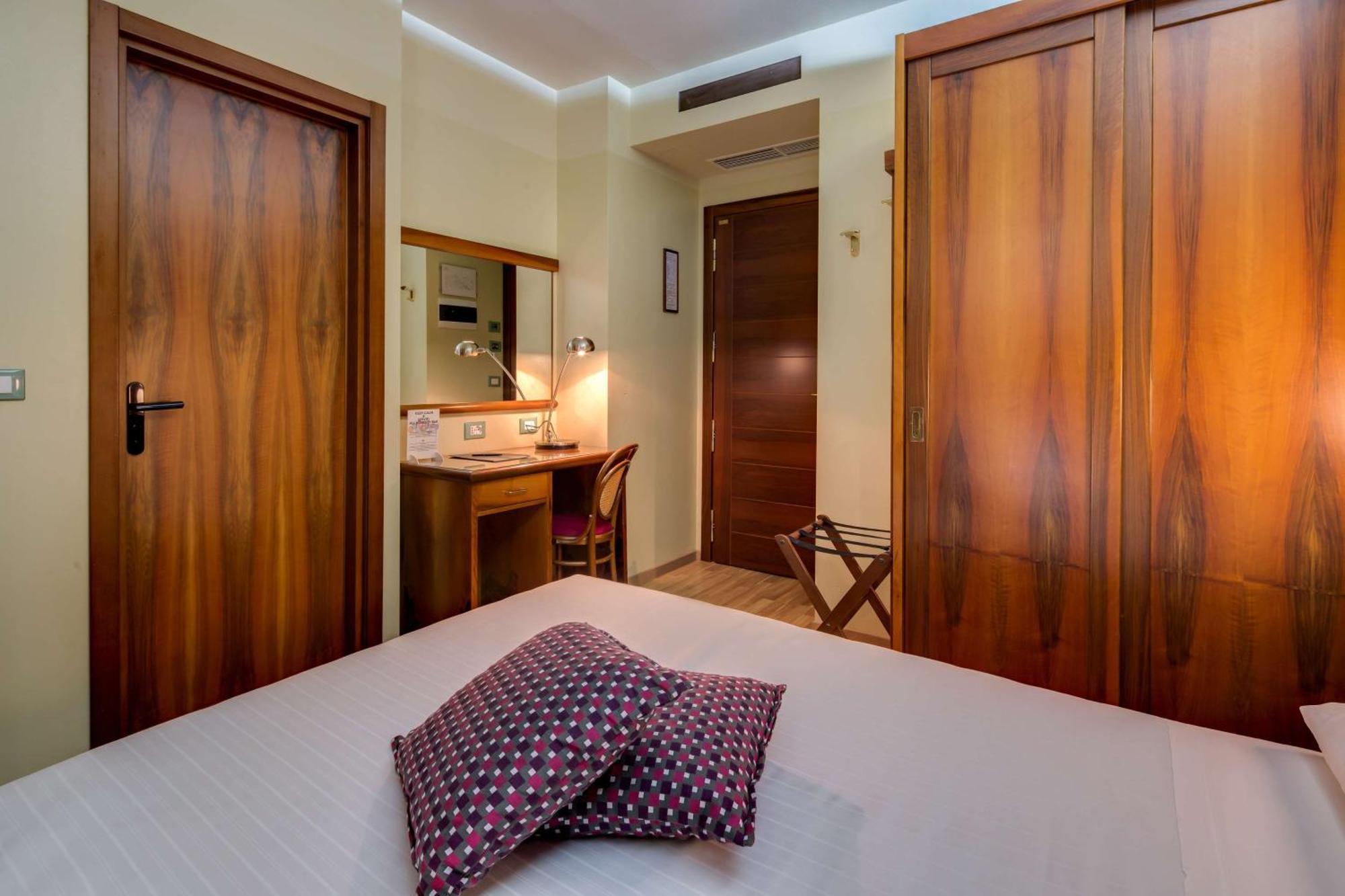 Deluxe Single Room