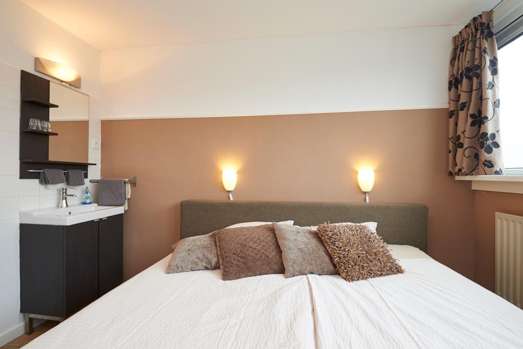 Doppel-/ Zweibettzimmer