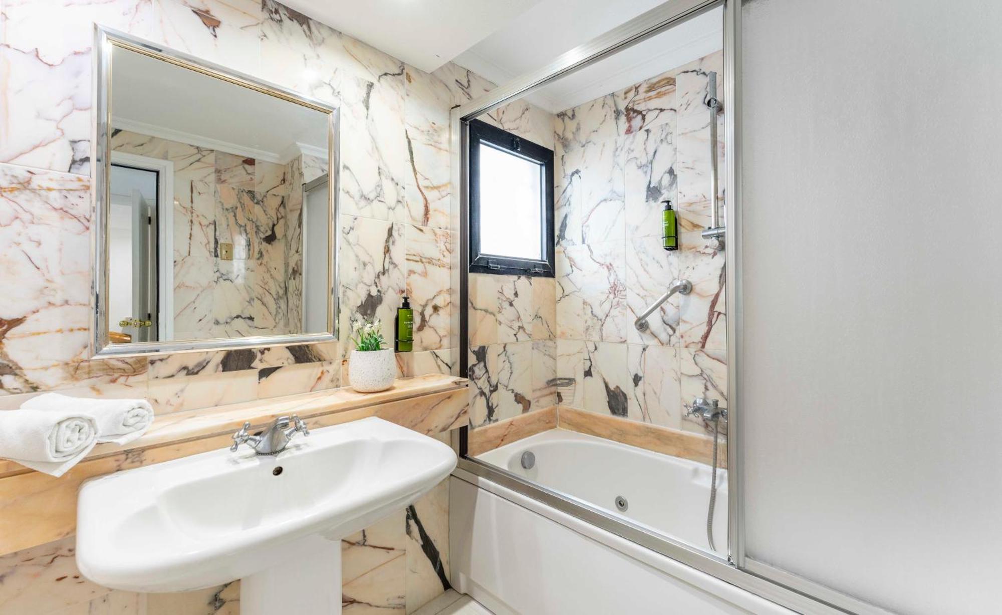 Two-Bedroom Apartment with Sea View,1614813136:JPEG