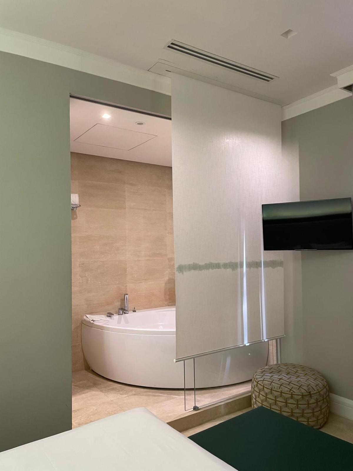 Junior Suite,1620199258:JPEG
