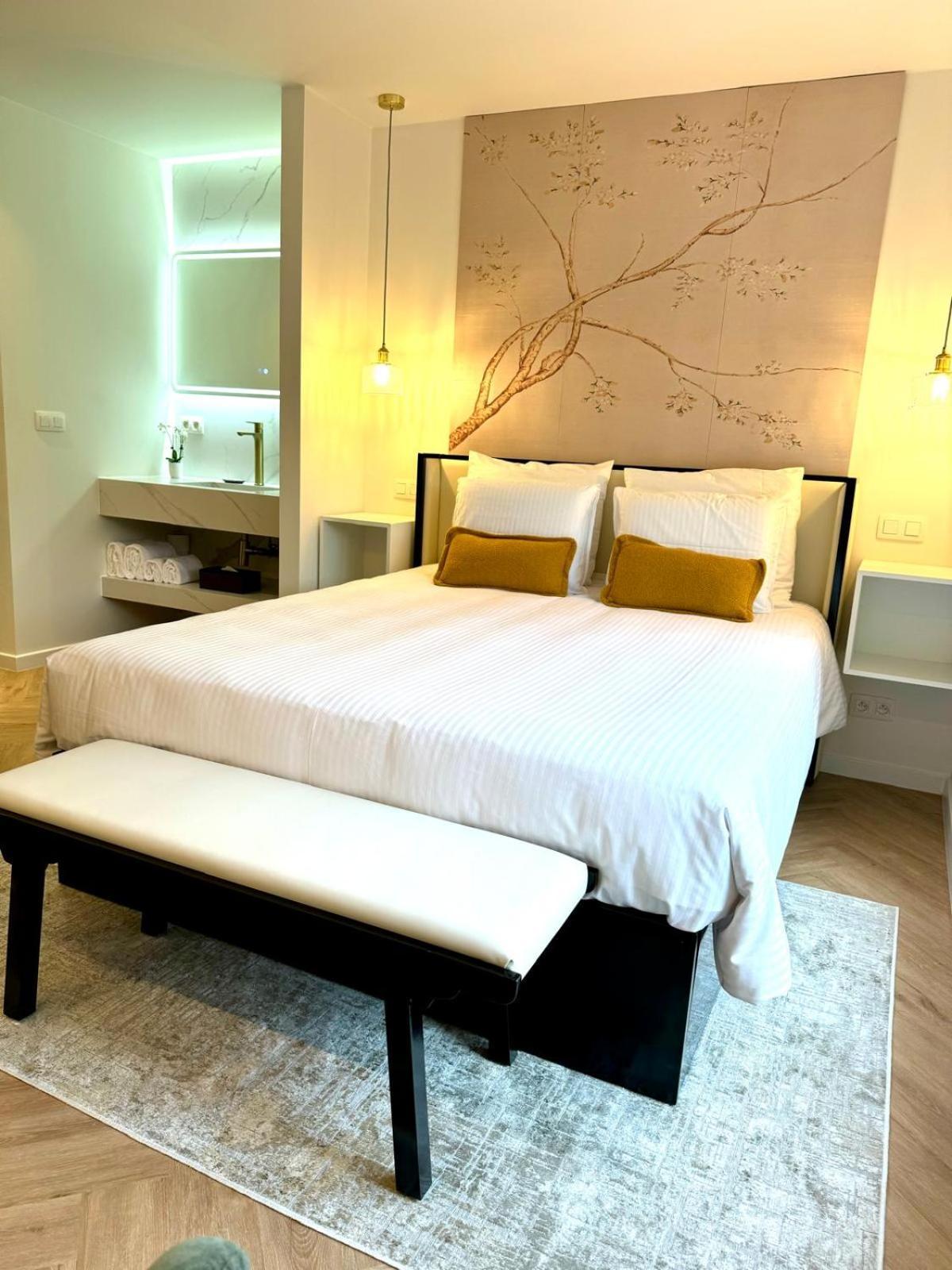 Double Room Private Bathroom