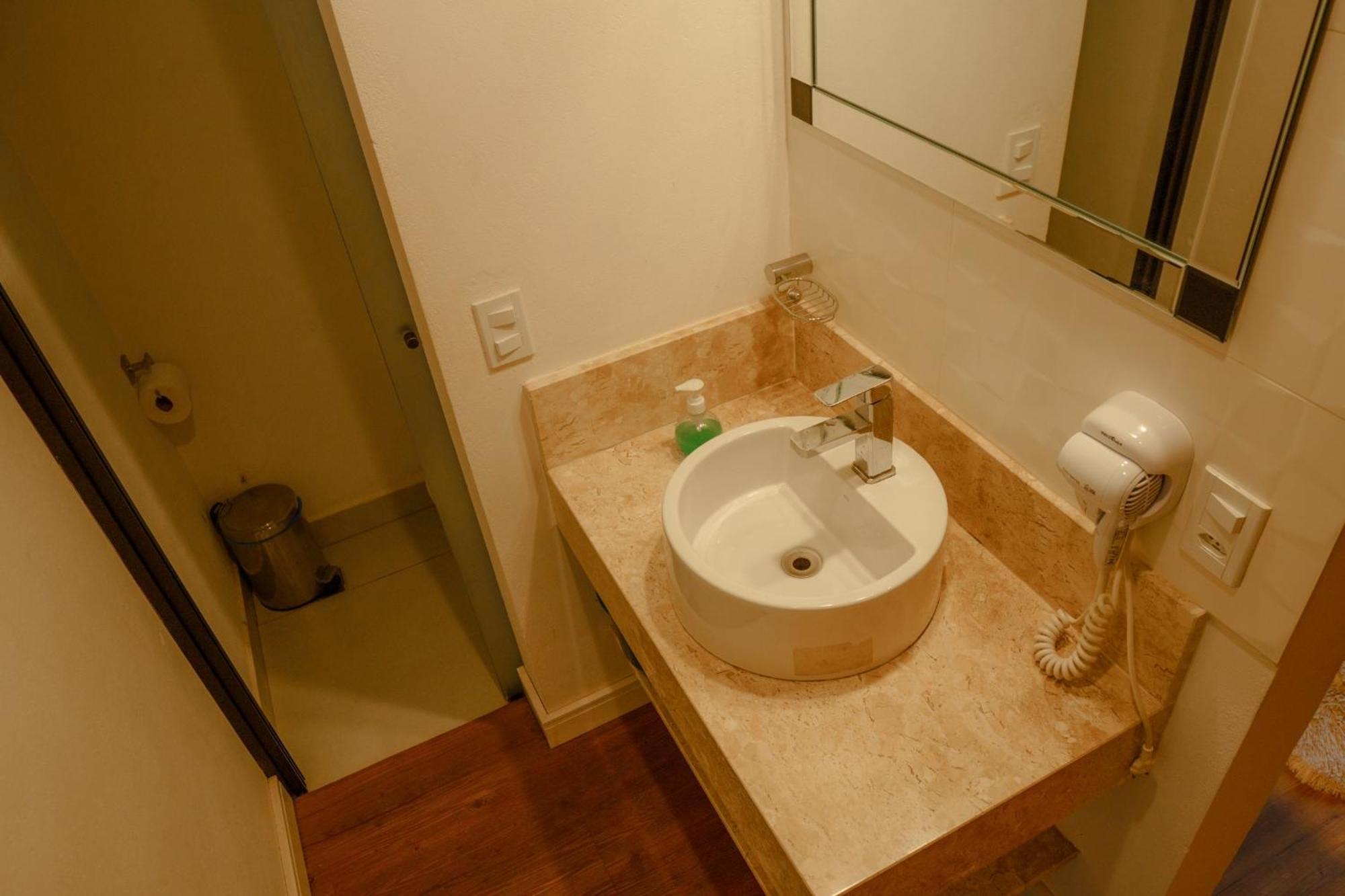 Deluxe Suite Spa Bath