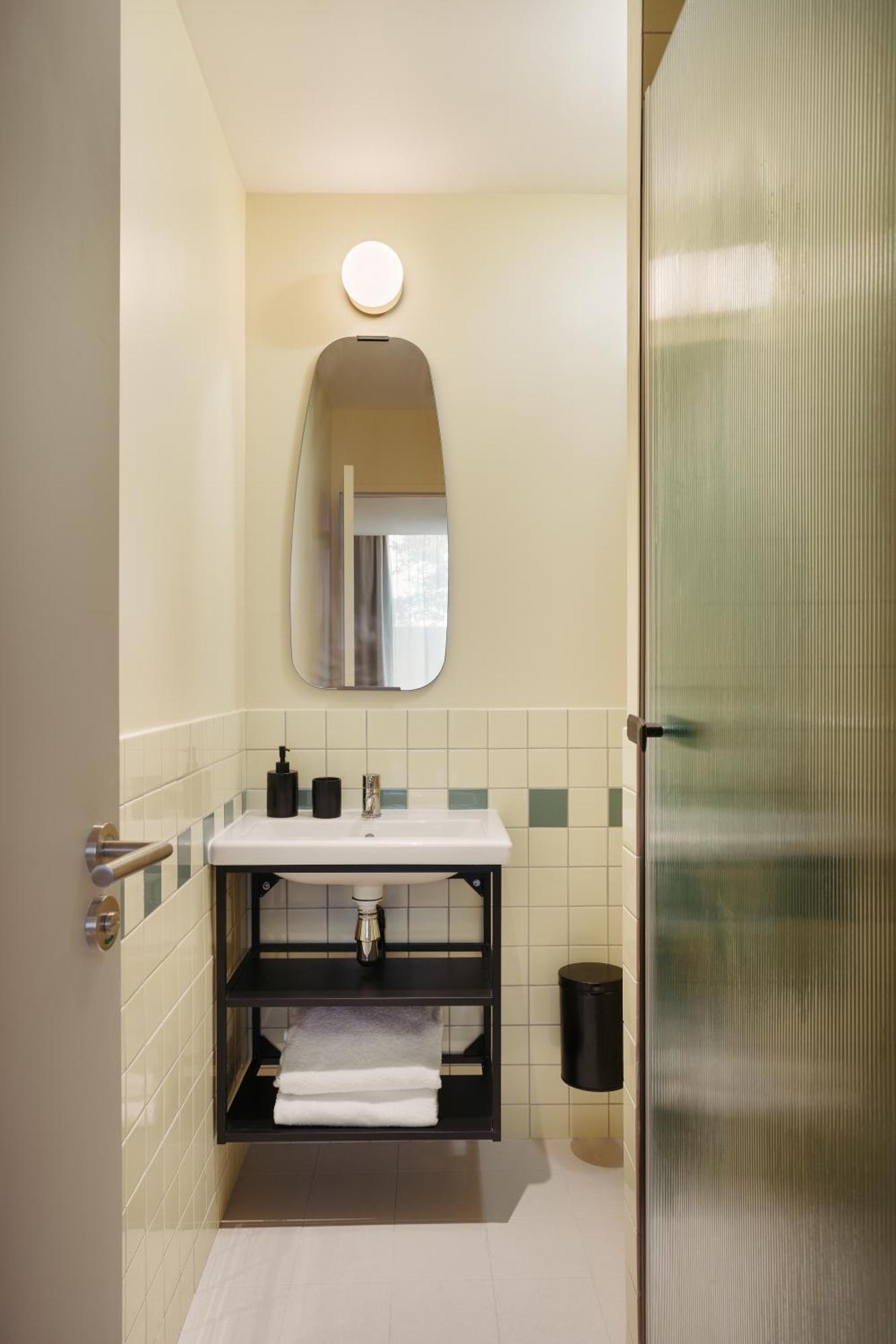One-Bedroom Deluxe Apartment