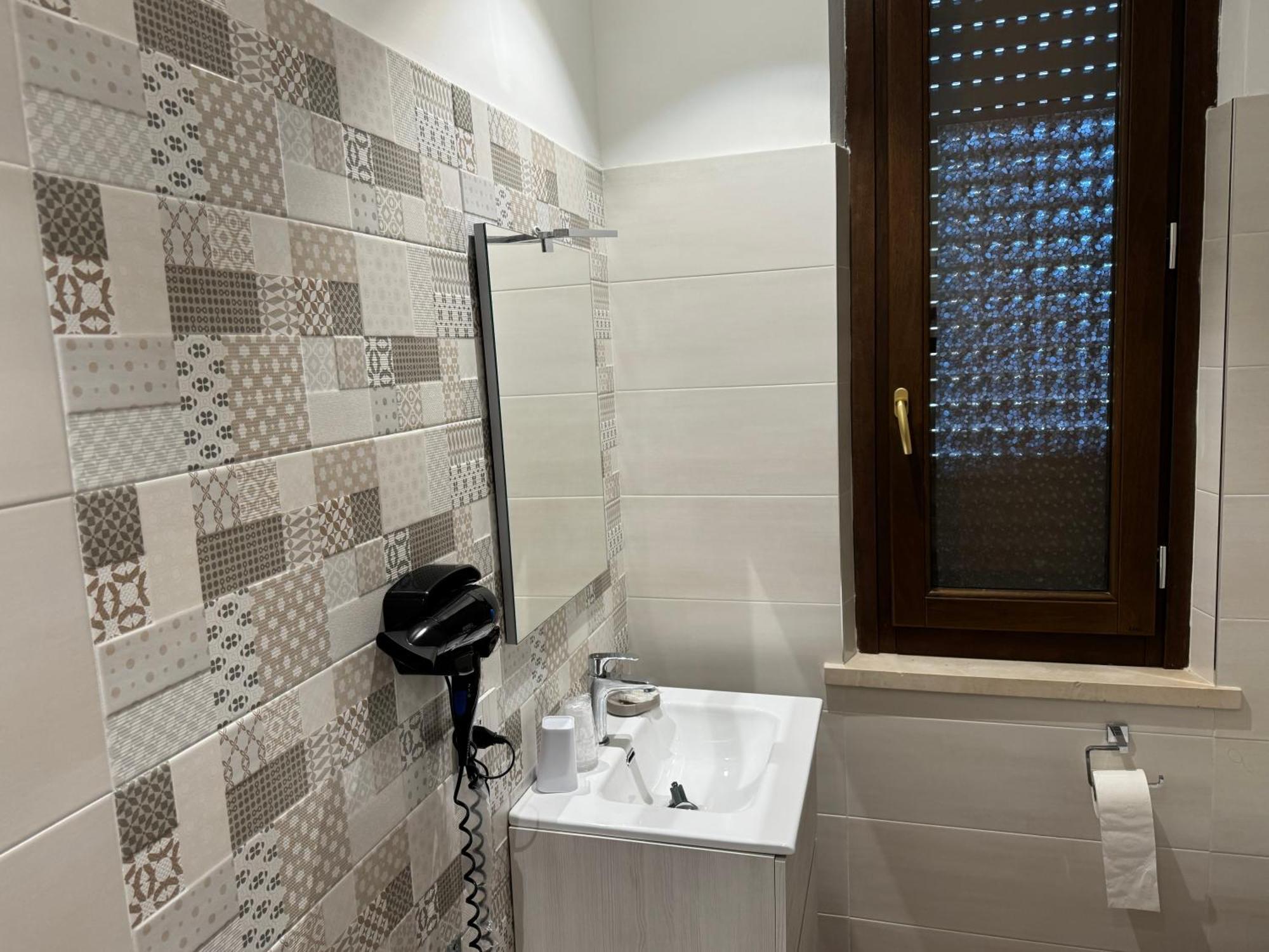 Double Room Private Bathroom