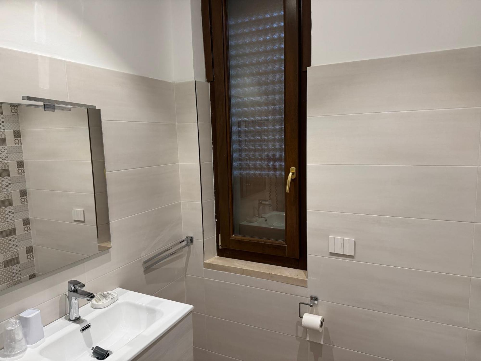 Double Room Private Bathroom
