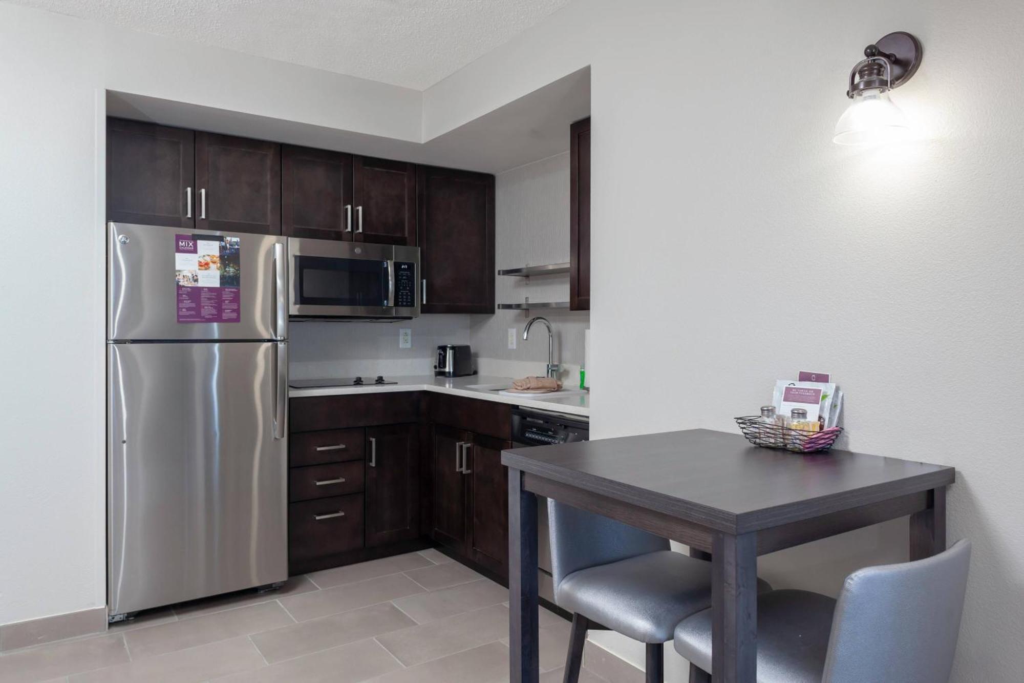 One-Bedroom King Suite