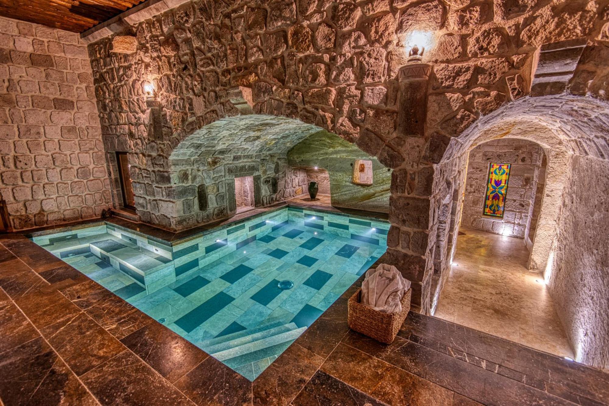 Muhteshem Imperial Pool Suite,1637725469:JPEG