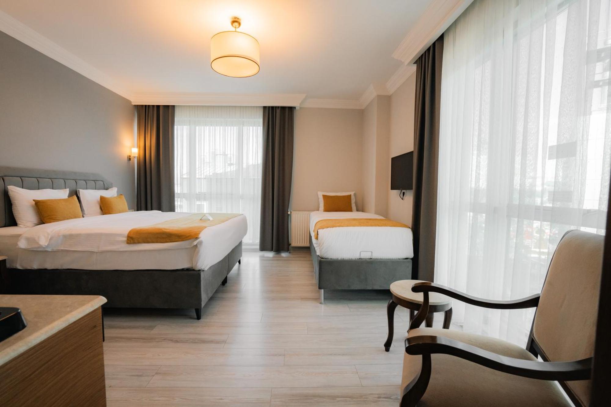 Deluxe Triple Room