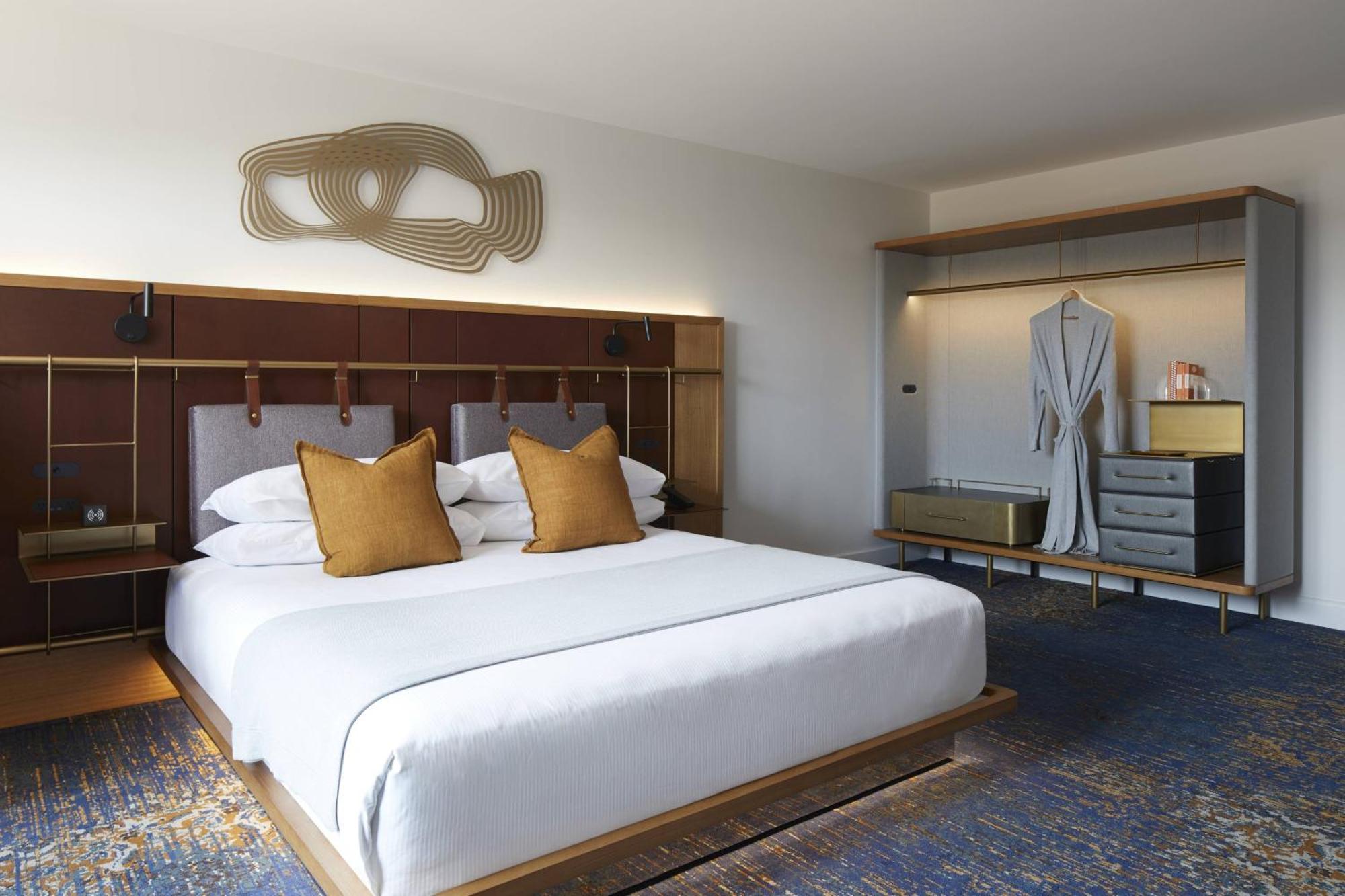 Water Juliet Balcony Guest room 1 King Walsh Bay view