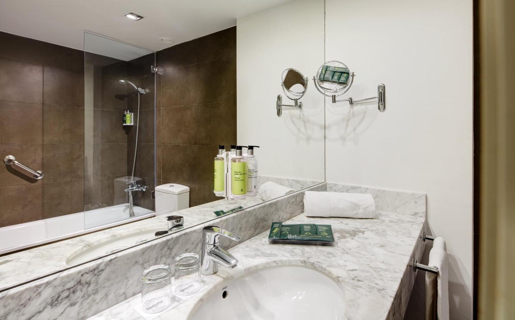 Twin Room,1646331026:JPEG