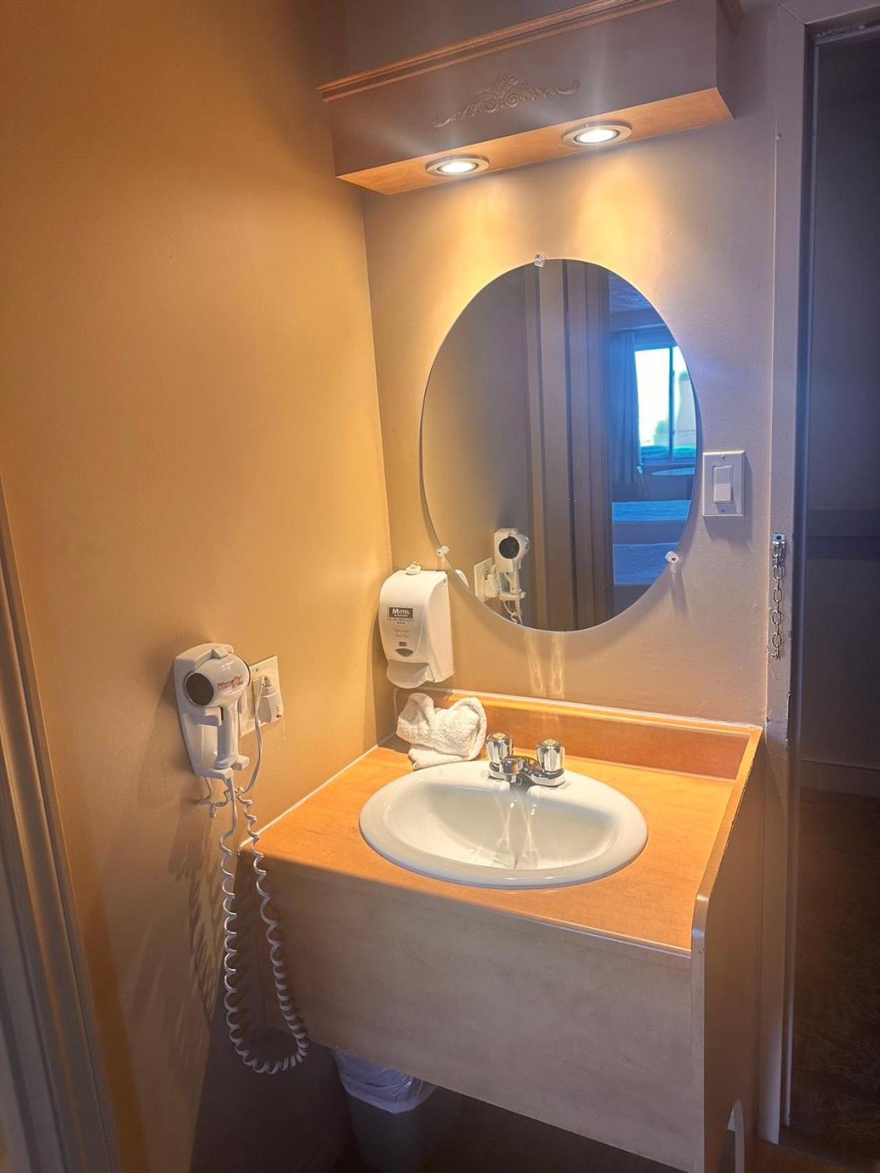 Chambre Deluxe avec 2 Lits Queen-Size - Non-Fumeurs