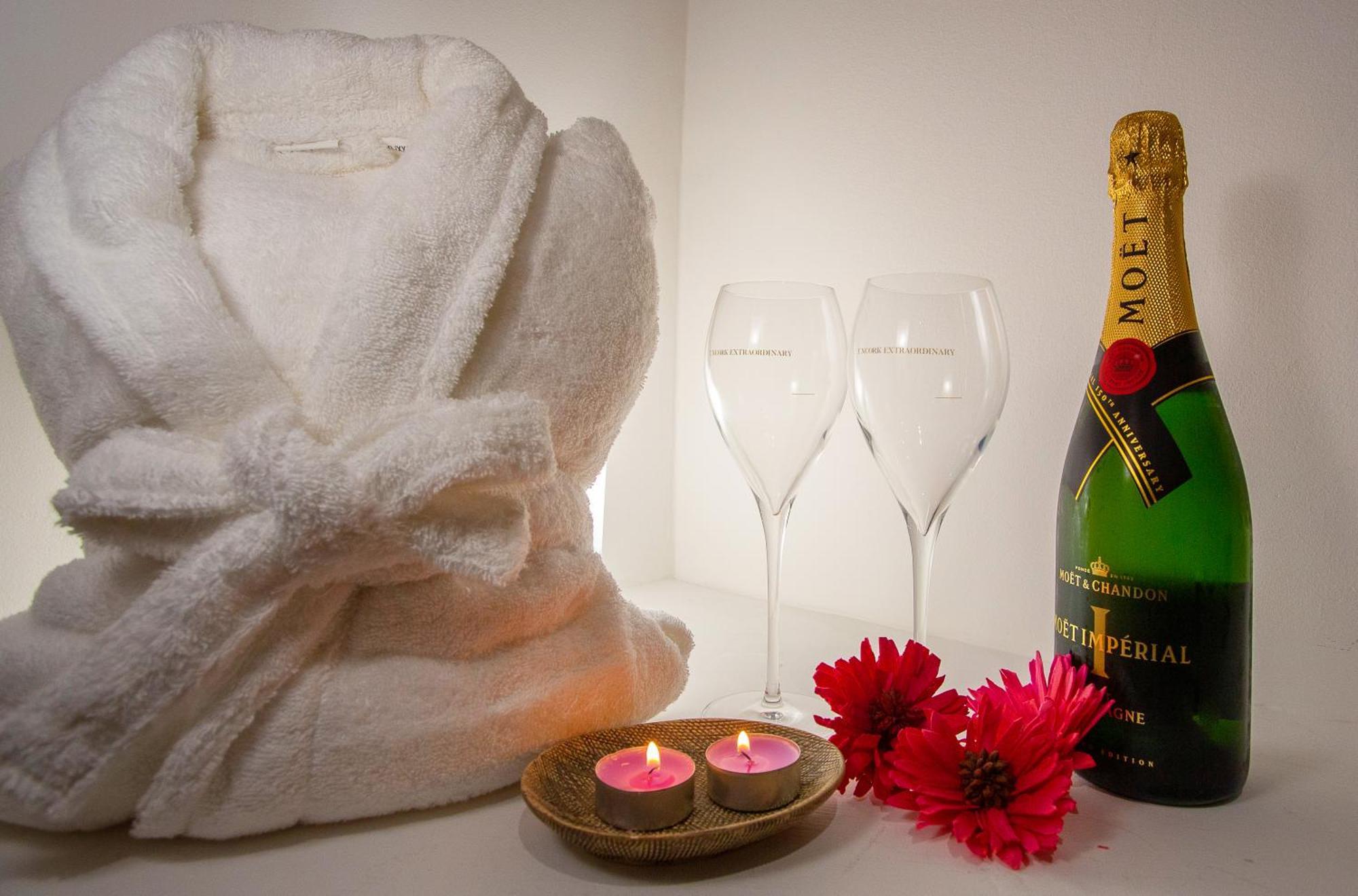 King Suite Spa Bath