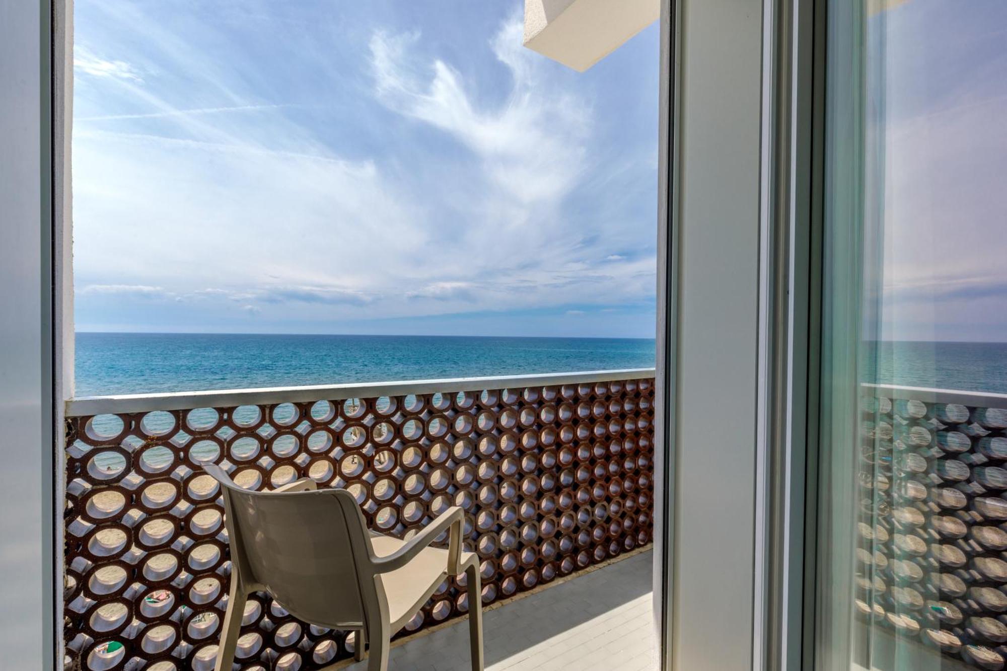Double Room with Balcony and Sea View,1650031499:JPEG