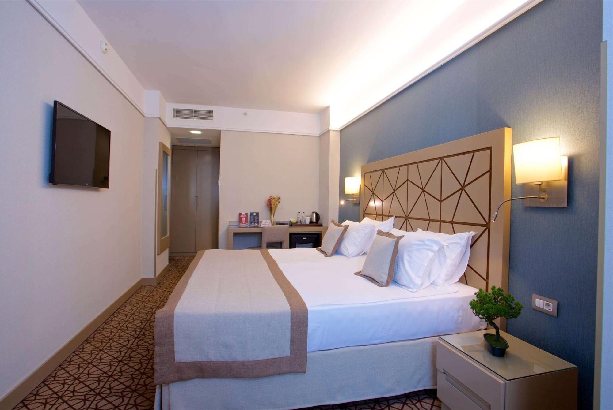 Standard King Room
