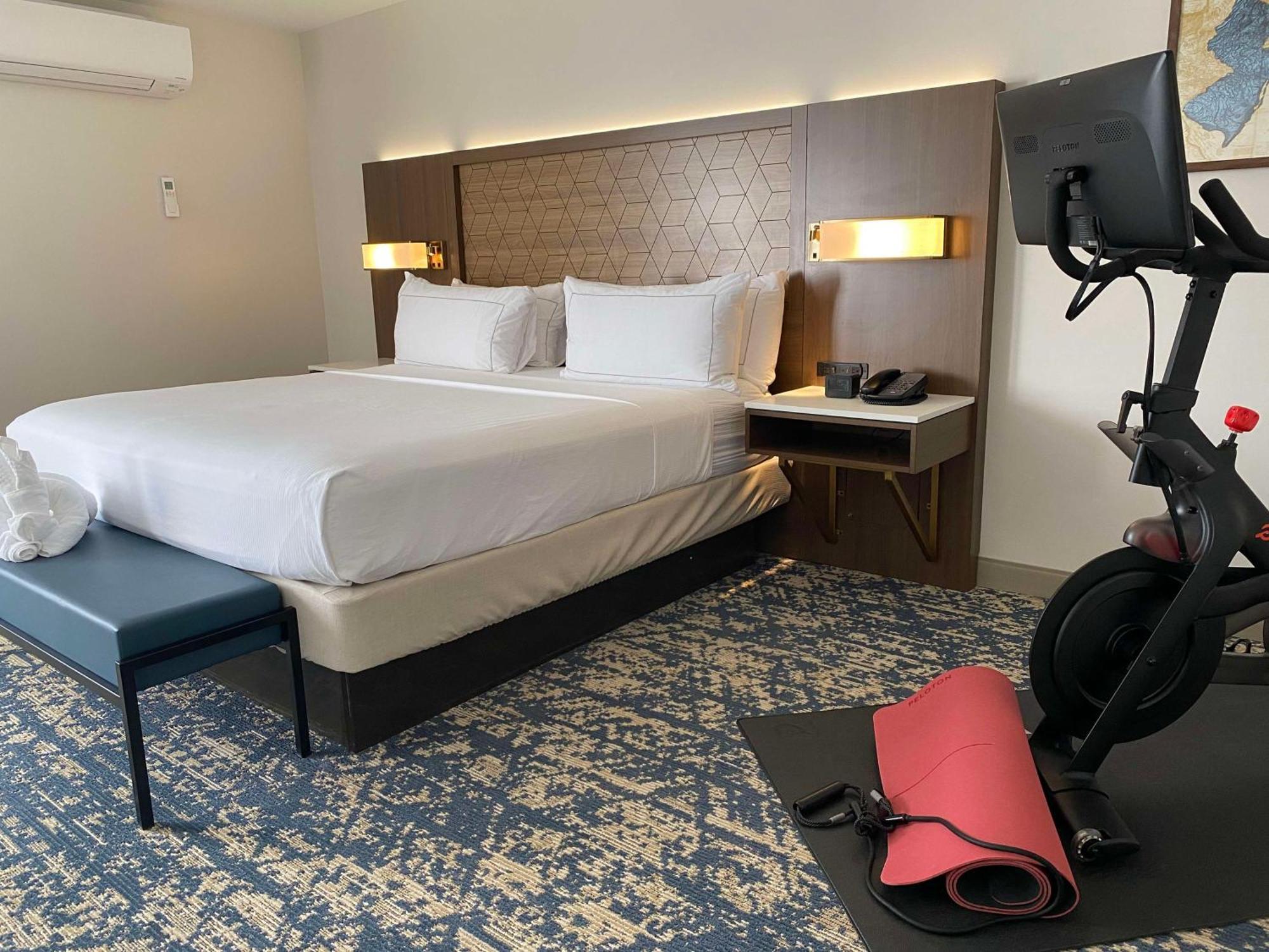 King Junior Suite With Peloton Bike