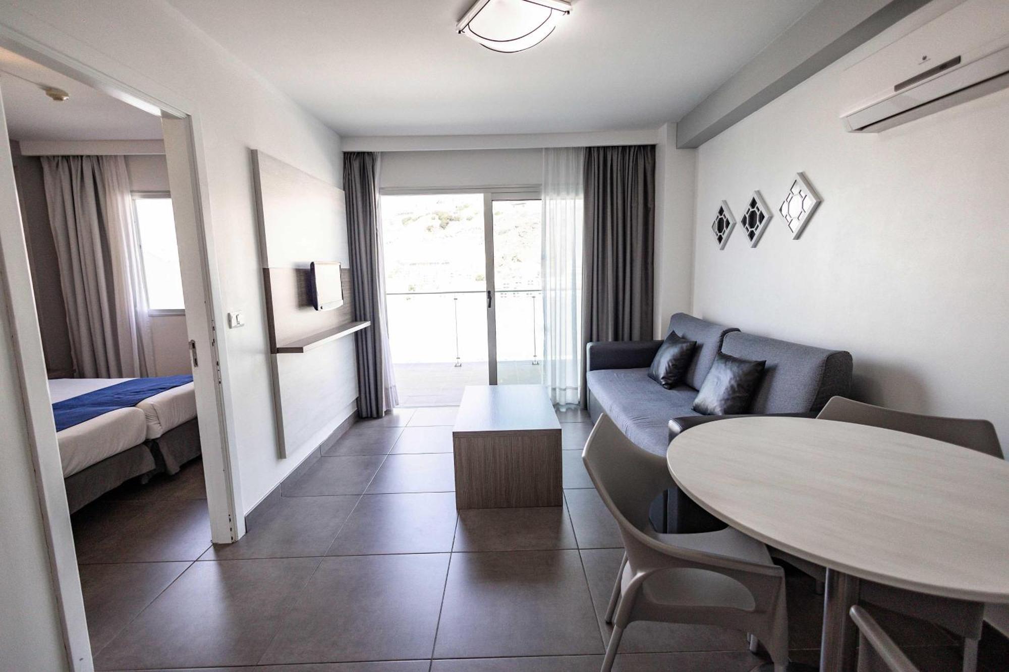Classic One bedroom apartment balcony