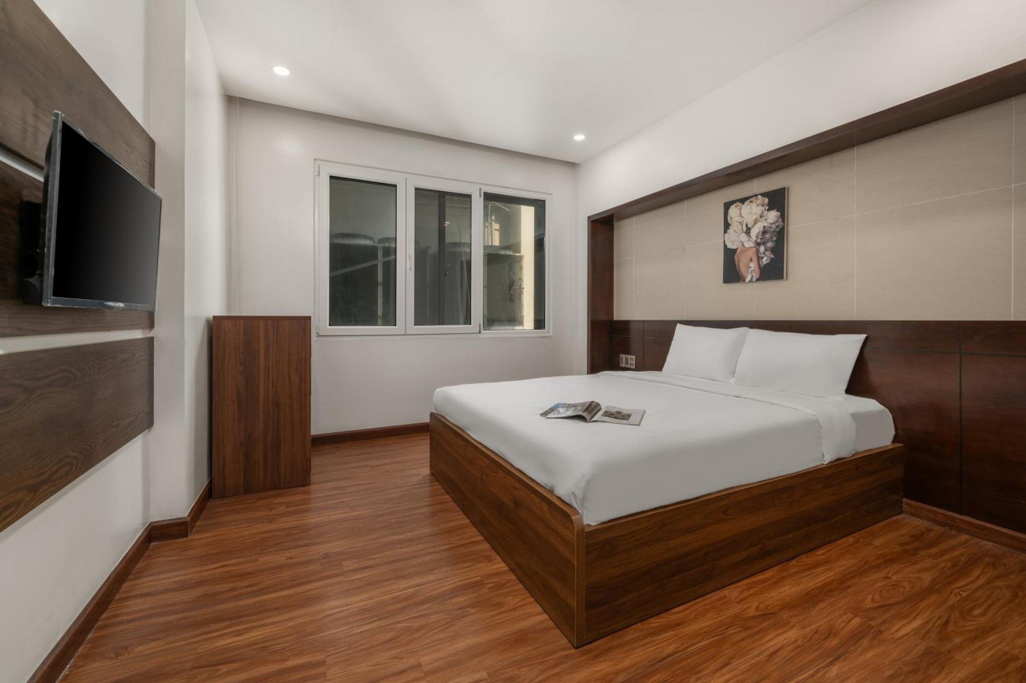 One-Bedroom Apartment with Balcony and City View,1662499586:JPEG