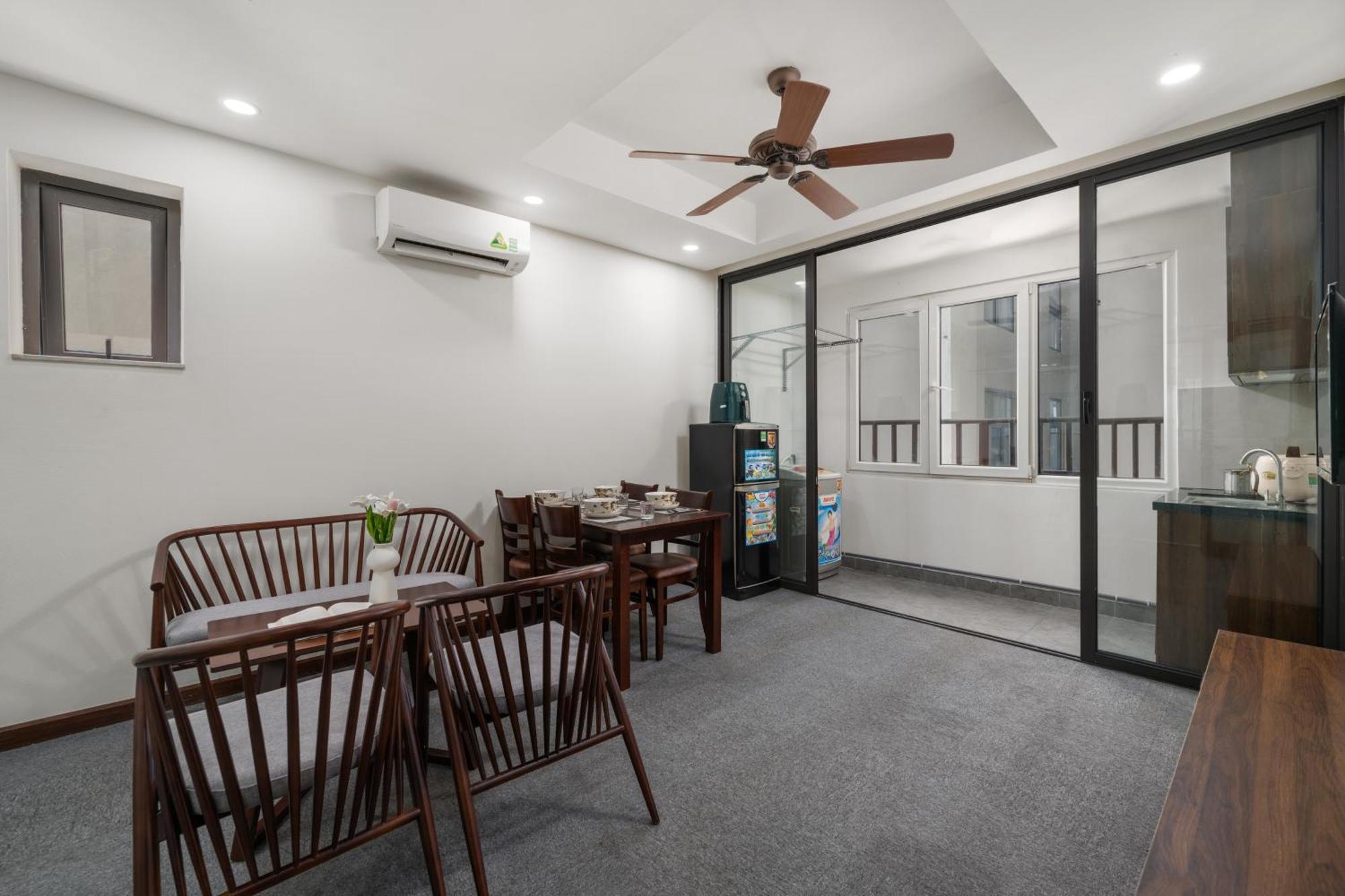 Apartment with Balcony,1662499672:JPEG