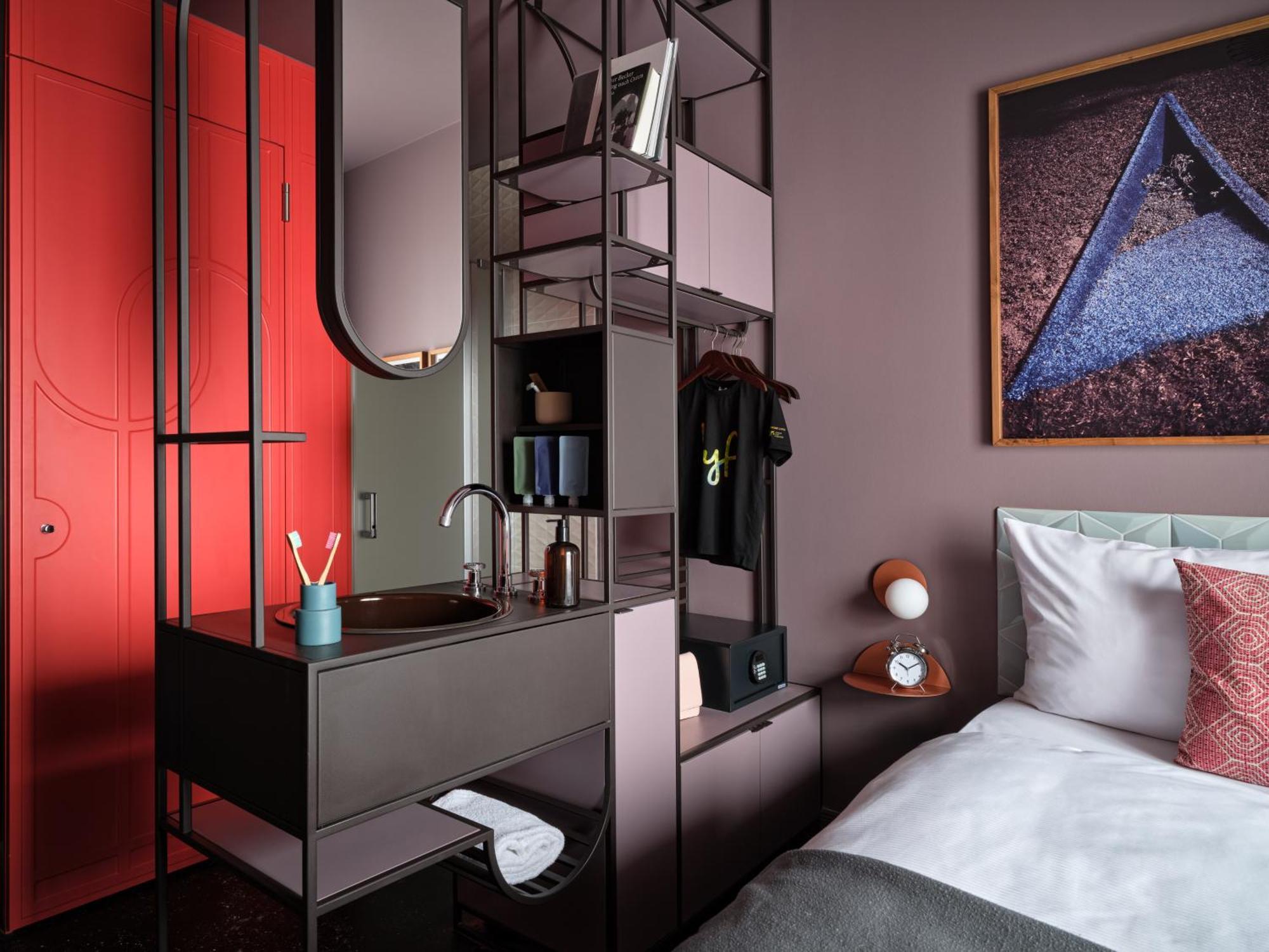 Chambre Lit Queen-Size One of a Kind