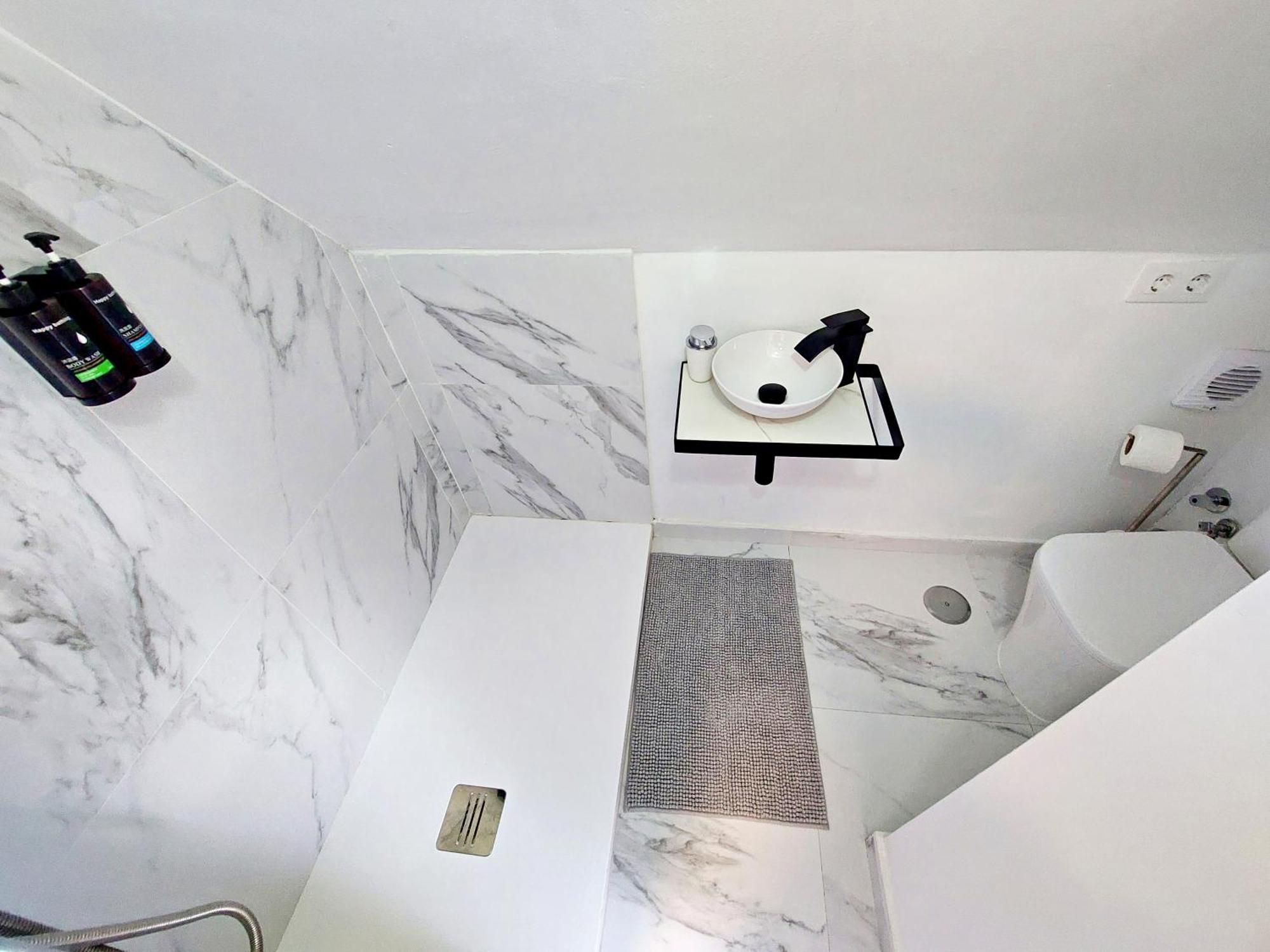 Single Room Private Bathroom