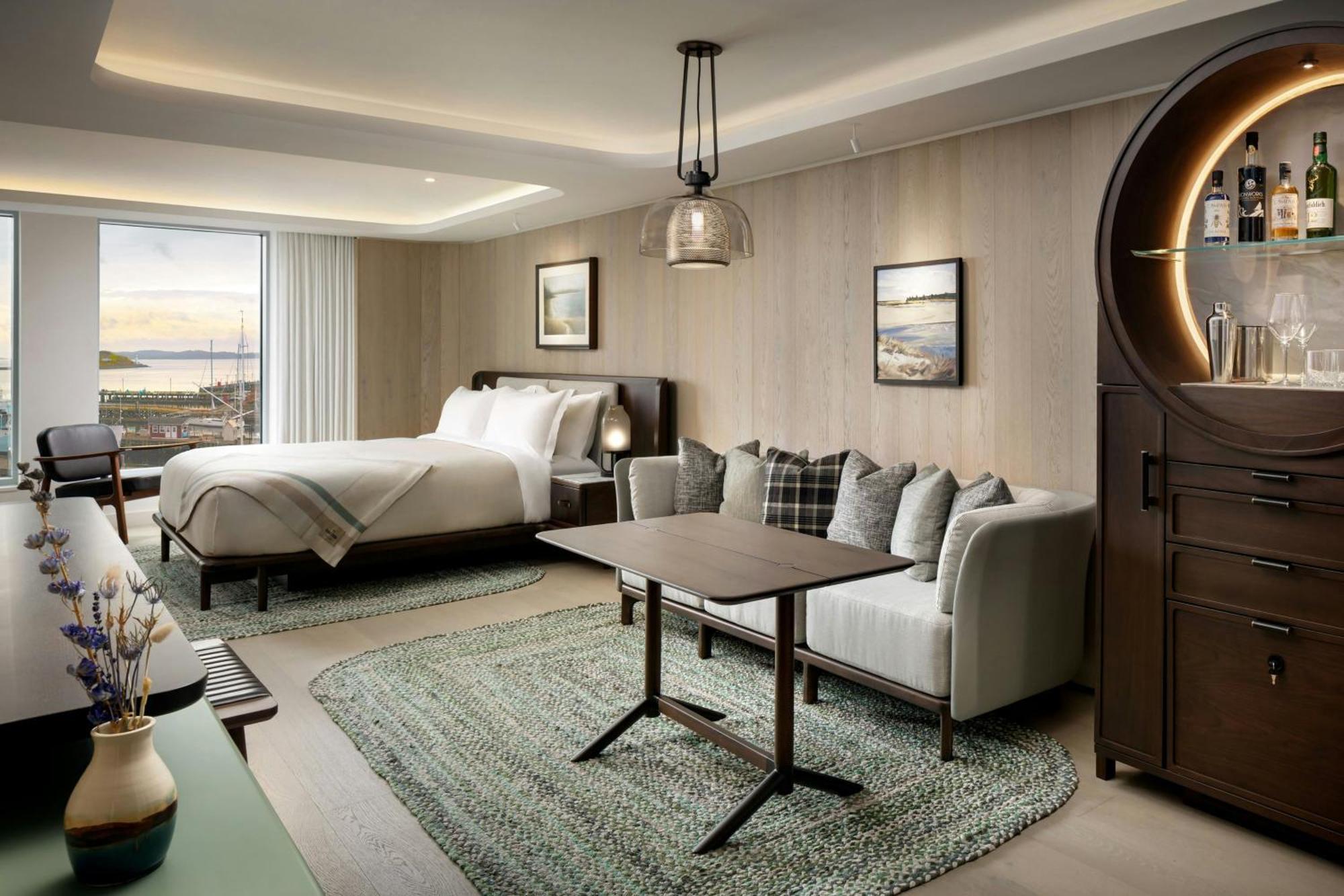 Deluxe King Room