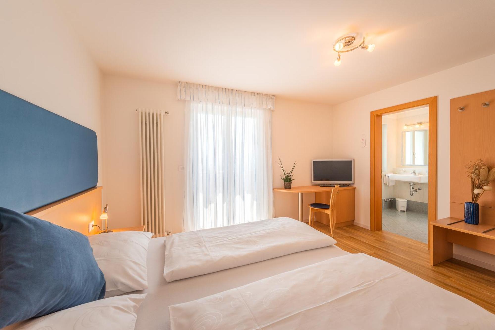 Double Room with Balcony,1666667197:JPEG