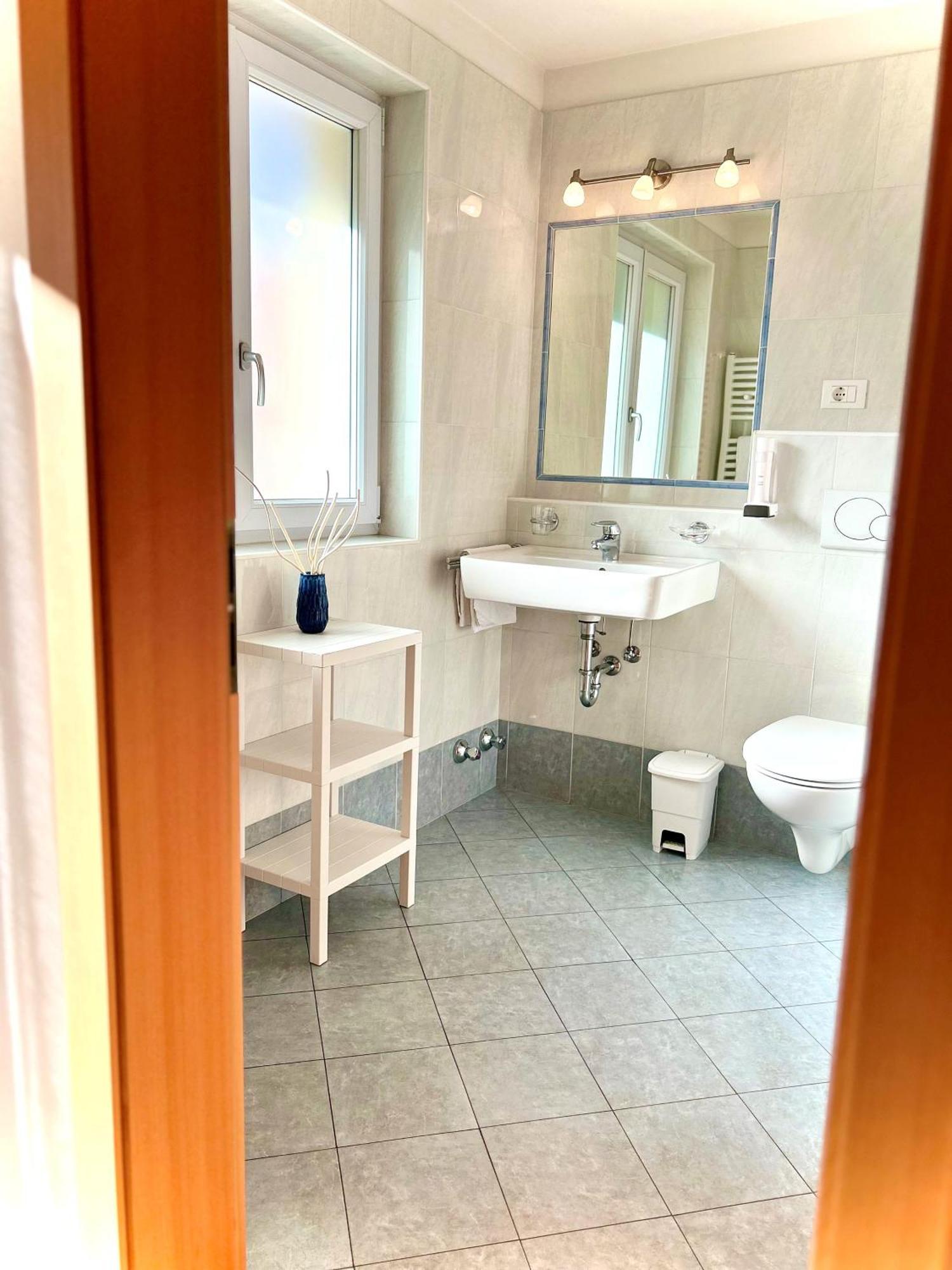 Single Room with Balcony,1666667208:JPEG