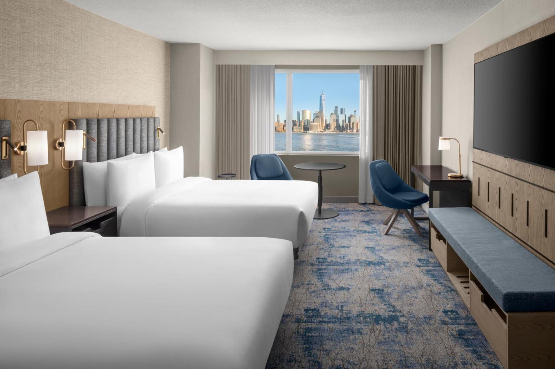 Tweepersoonskamer met 2 Tweepersoonsbedden en Uitzicht op New York City