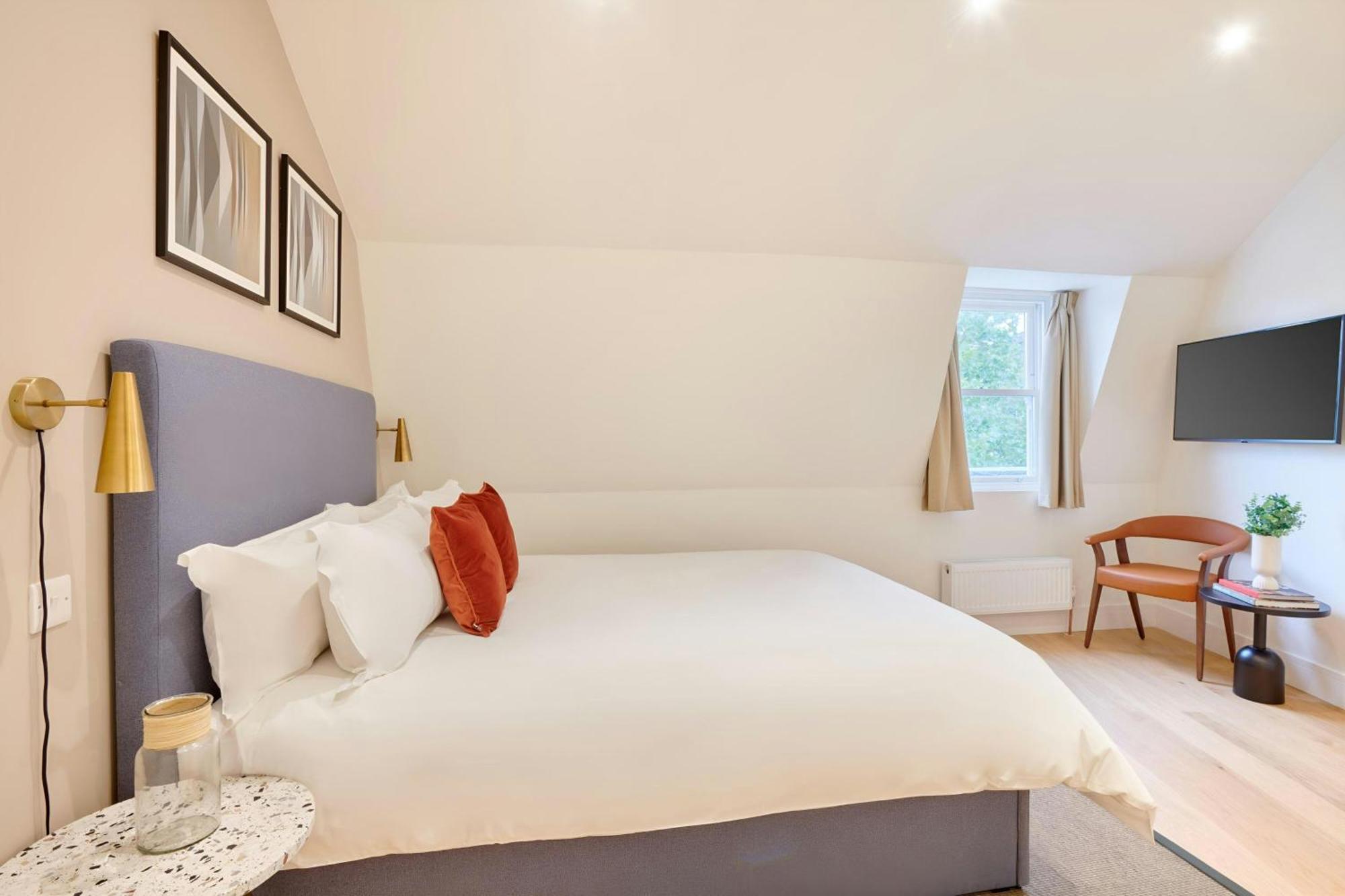 Superior Queen Room